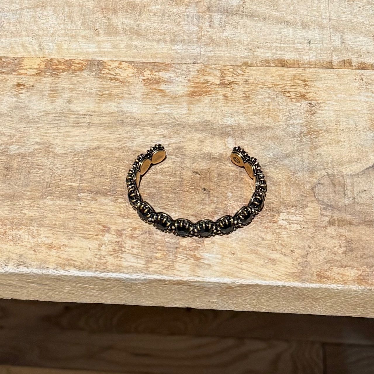 Gucci Gucci Crystal Black Stones Cuff Feline Bracelet - Size 16 Size ONE SIZE - 7 Thumbnail