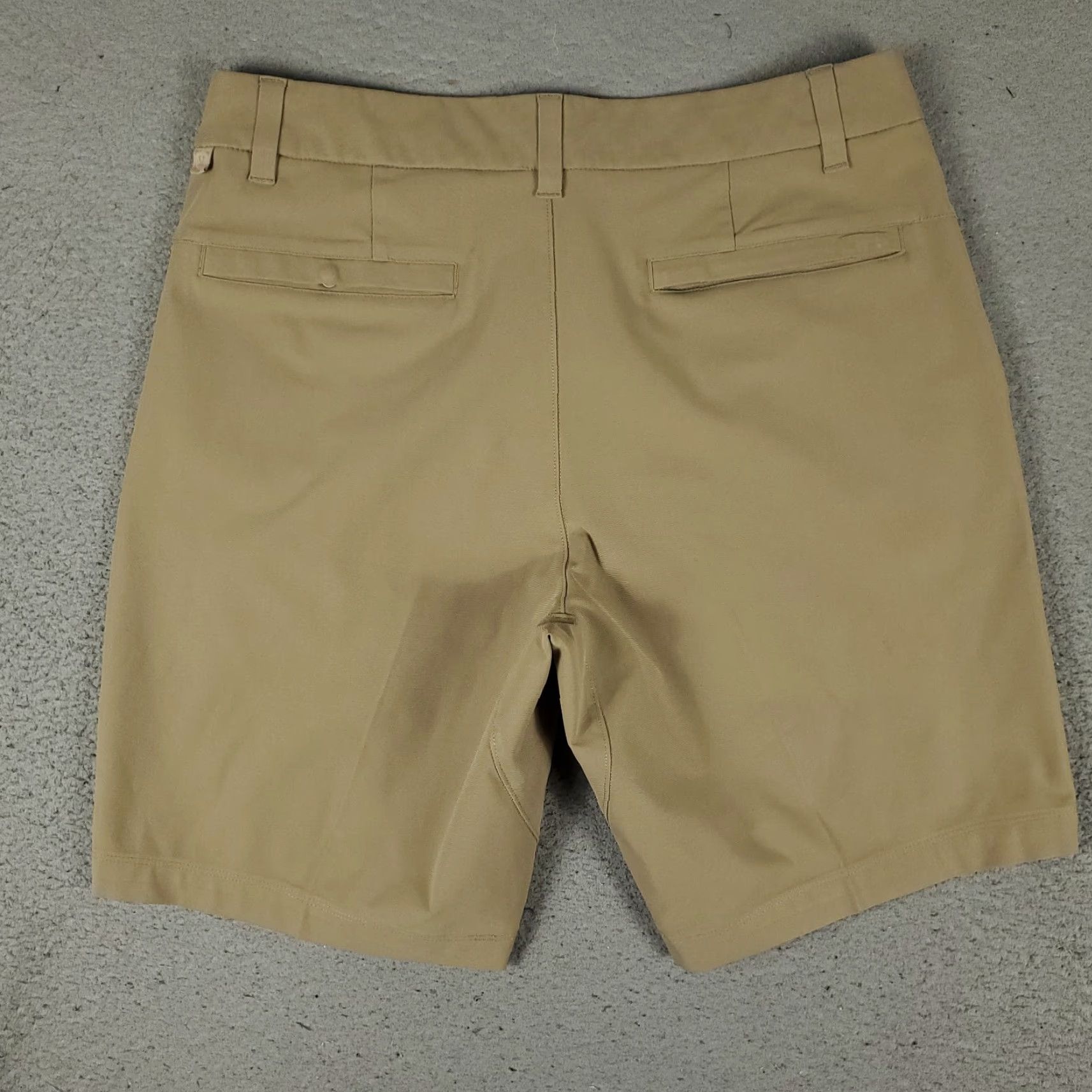 Lululemon Lululemon Shorts Mens Size 30 Beige Tech Casual Flat Front Chino Regular Front Pockets Logo 30 Beige Men Size US 30 / EU 46 - 6 Thumbnail