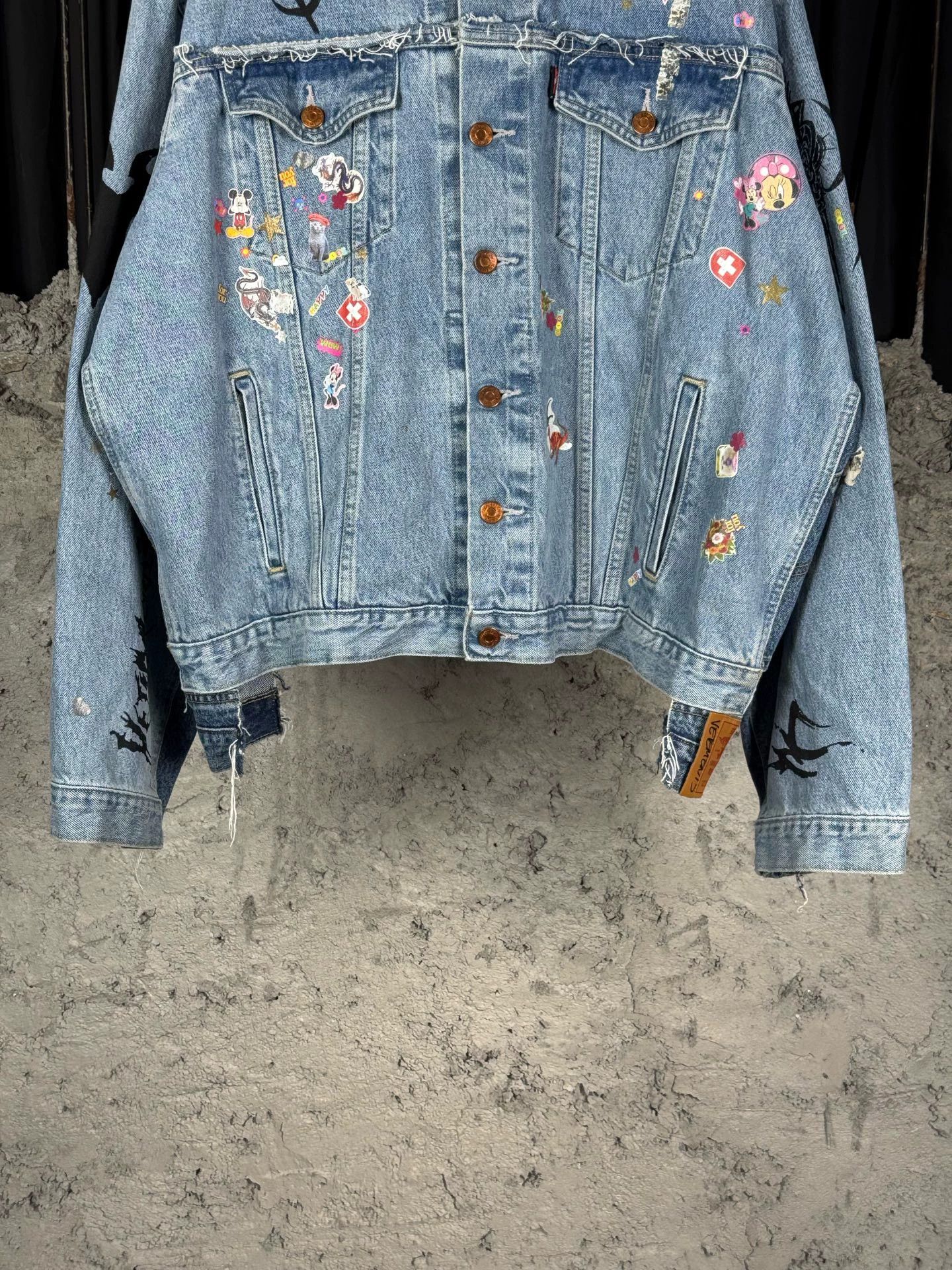 Vetements vetements x Levi's denim jacket S 99 new Size US S / EU 44-46 / 1 - 3 Thumbnail