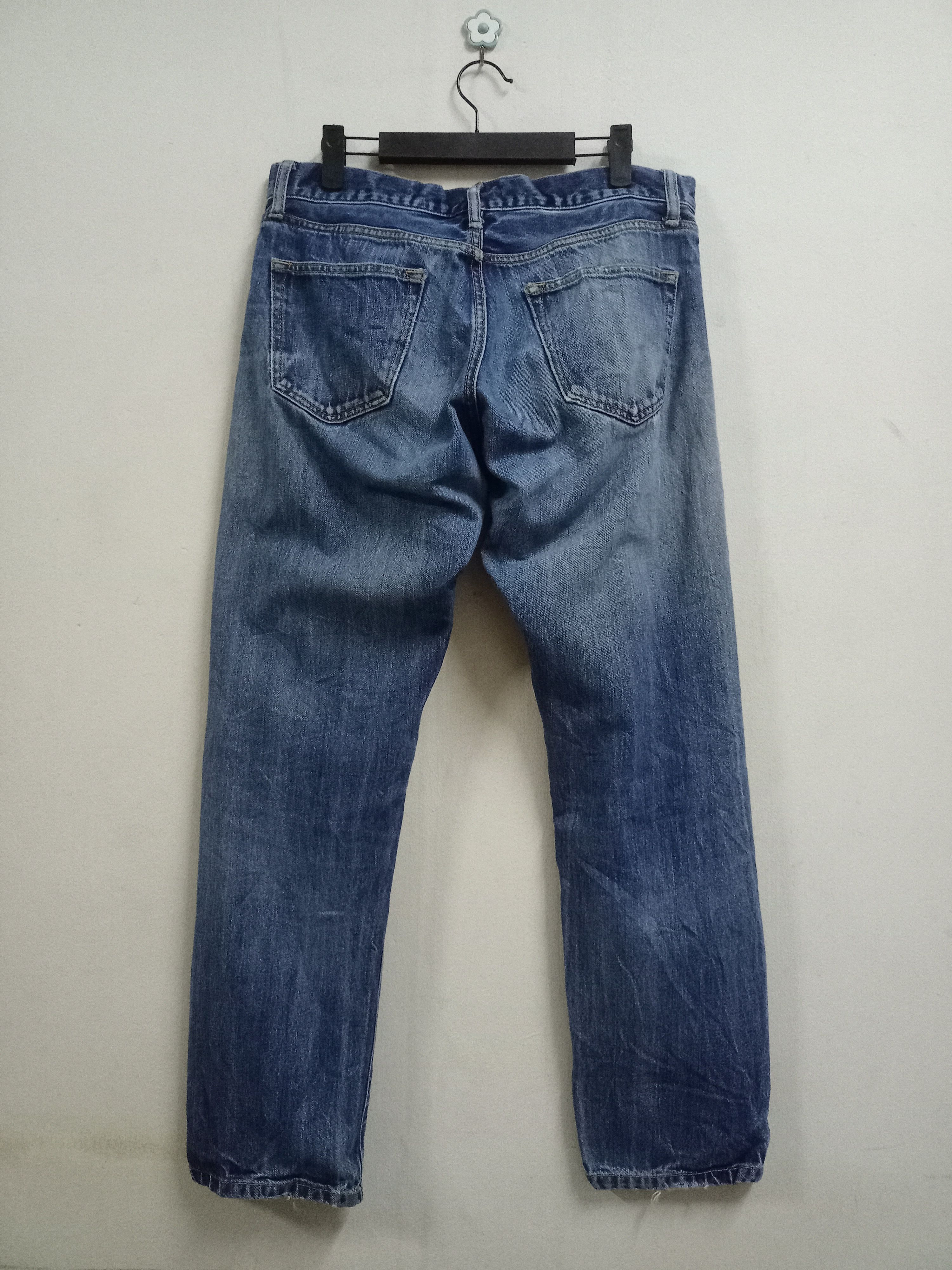 Japanese Brand × Jun Takahashi × Uniqlo Vintage Japan Uniqlo Distressed Style Selvedge Jeans 32x29 Size US 32 / EU 48 - 2 Thumbnail