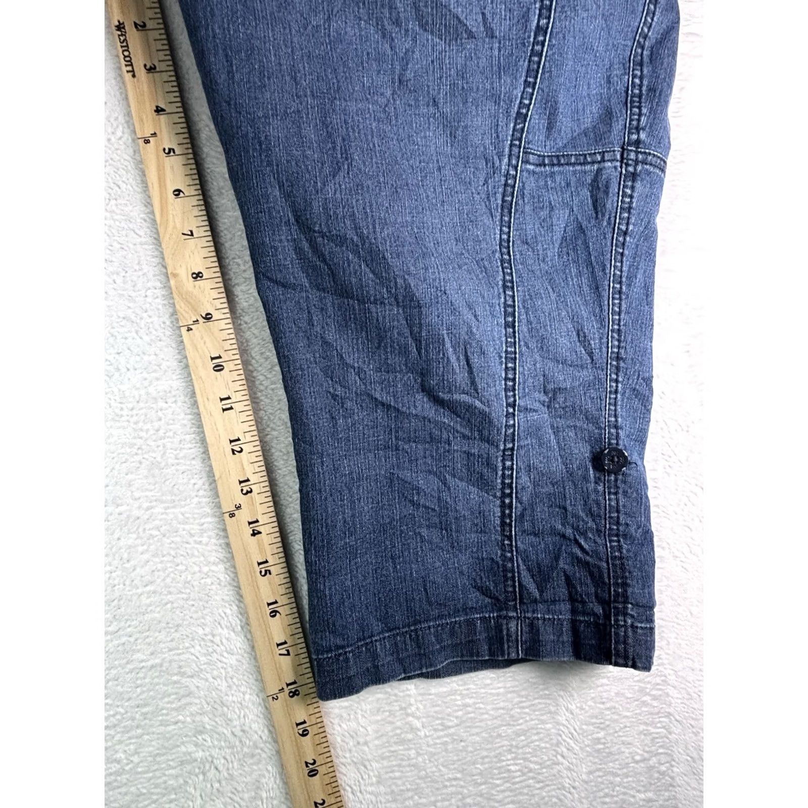Lee Lee Jeans Womens 16W Medium Blue Sinfully Soft Stretch Denim Capri Pants Jeans Capris Regular Size 16W Blue Sinfully Soft Lee Womens Size 38" / US 16 / IT 52 - 4 Thumbnail