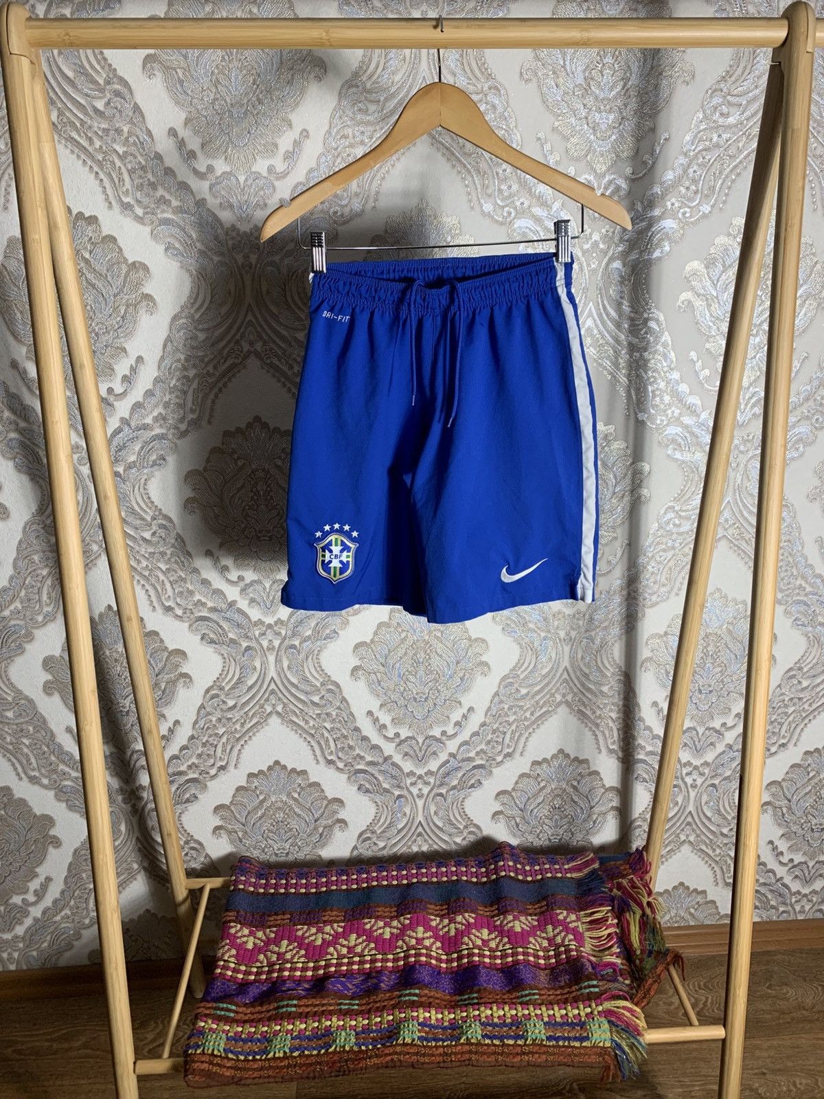 Nike VINTAGE NIKE BRAZIL RETRO SOCCER JERSEY SHIRTS BLOKE Y2K 90s Size US S / EU 44-46 / 1 - 1 Thumbnail
