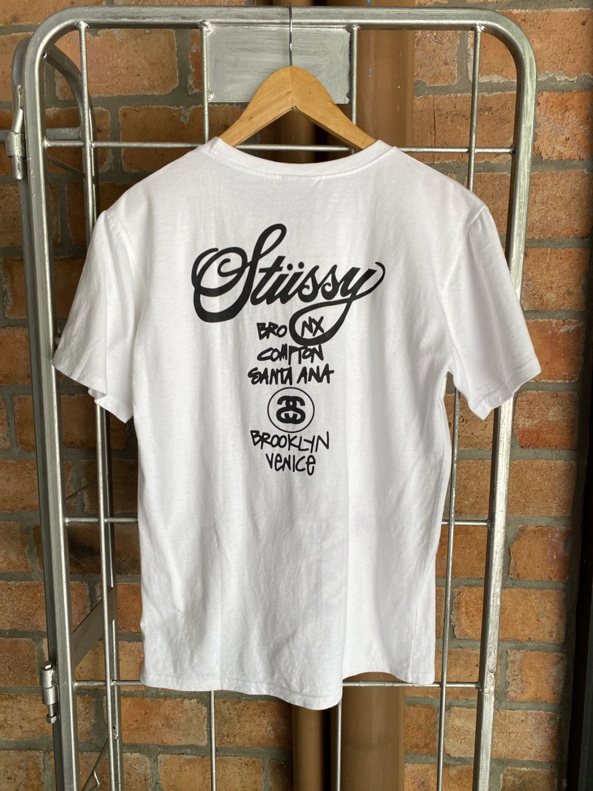 Stussy STUSSY White Short-Sleeve Logo T-Shirt Size US L / EU 52-54 / 3 - 9 Thumbnail