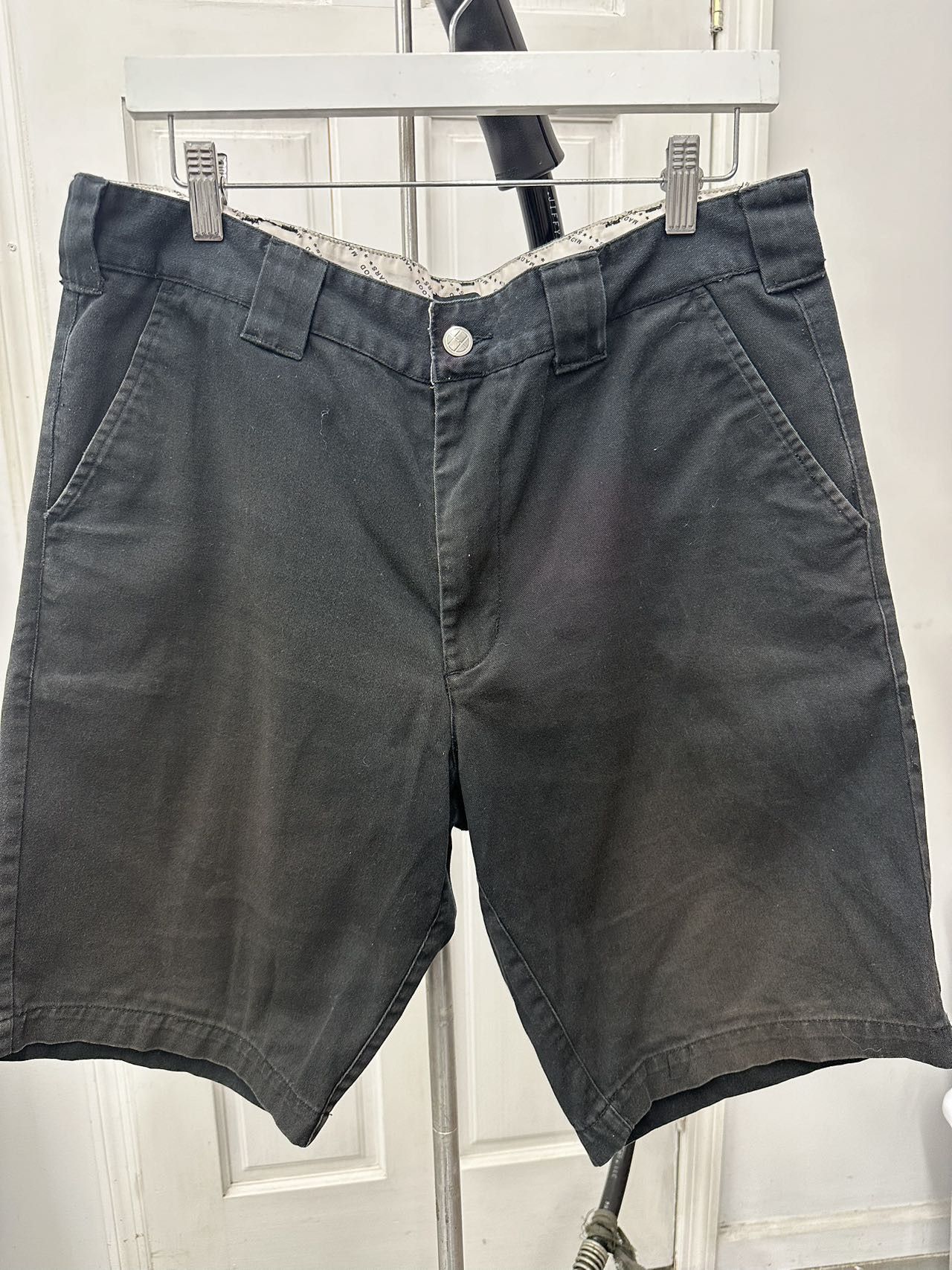 Huf HUF Shorts size 34 Black Size US 34 / EU 50 - 1 Thumbnail