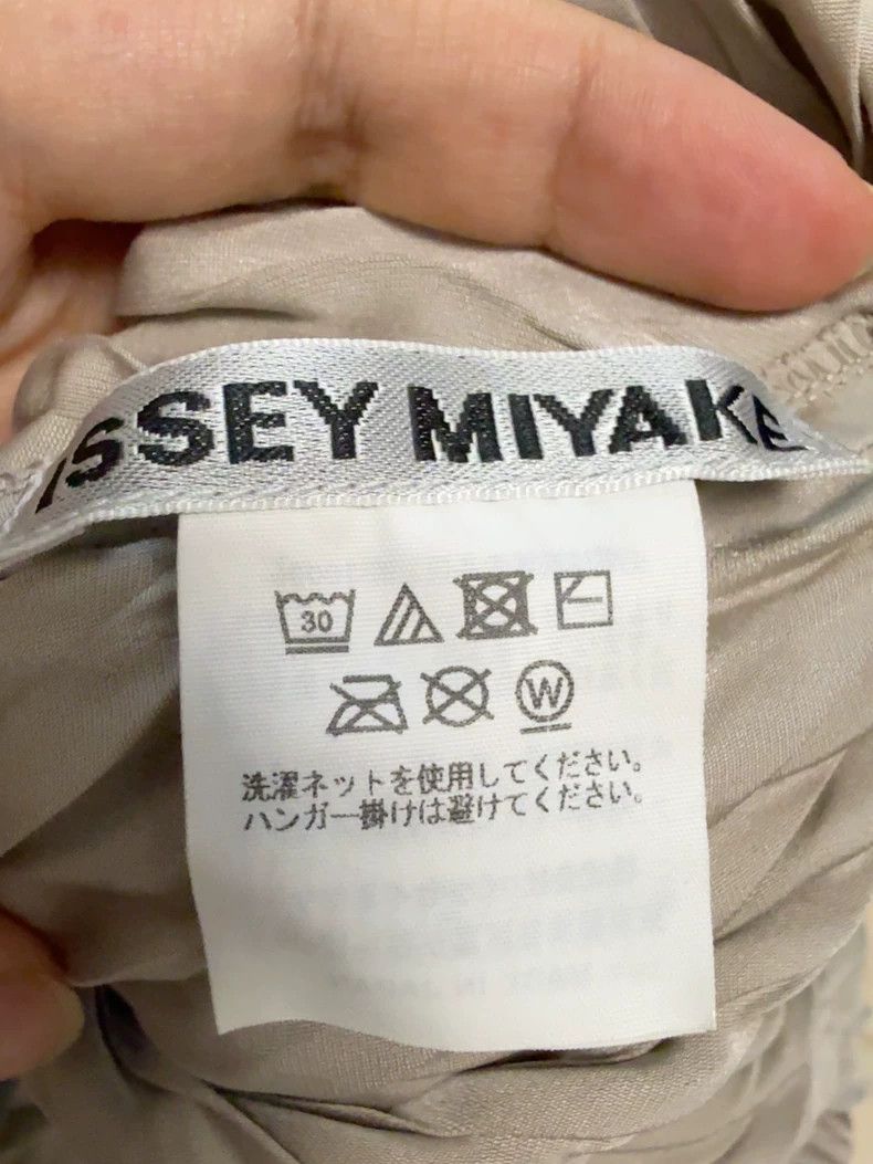 Issey Miyake Issey Miyake size:2 A grey main line fish-scale cardigan Size XS / US 0-2 / IT 36-38 - 5 Thumbnail