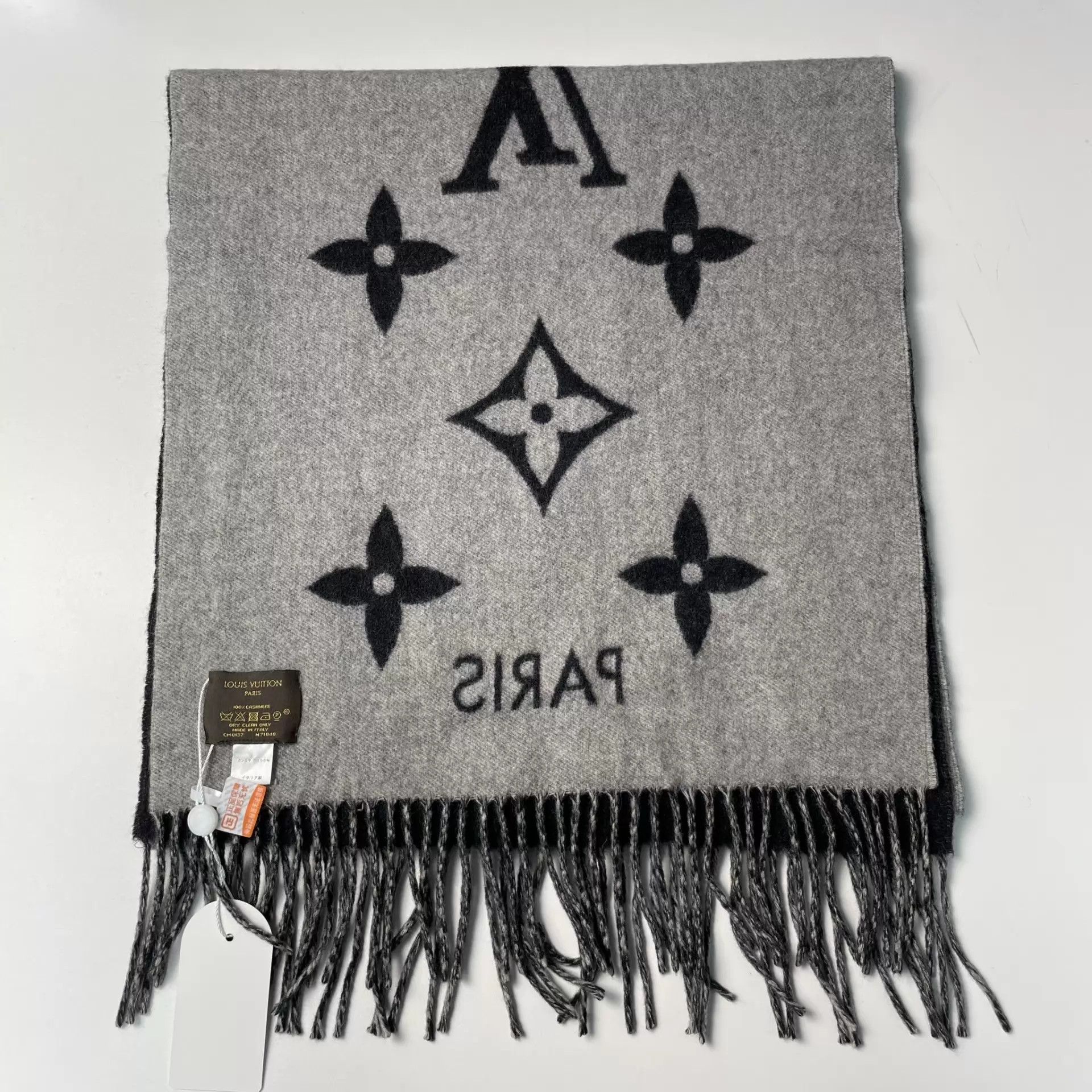Louis Vuitton LV Black & Gray Cashmere Scarf Size ONE SIZE - 2 Thumbnail
