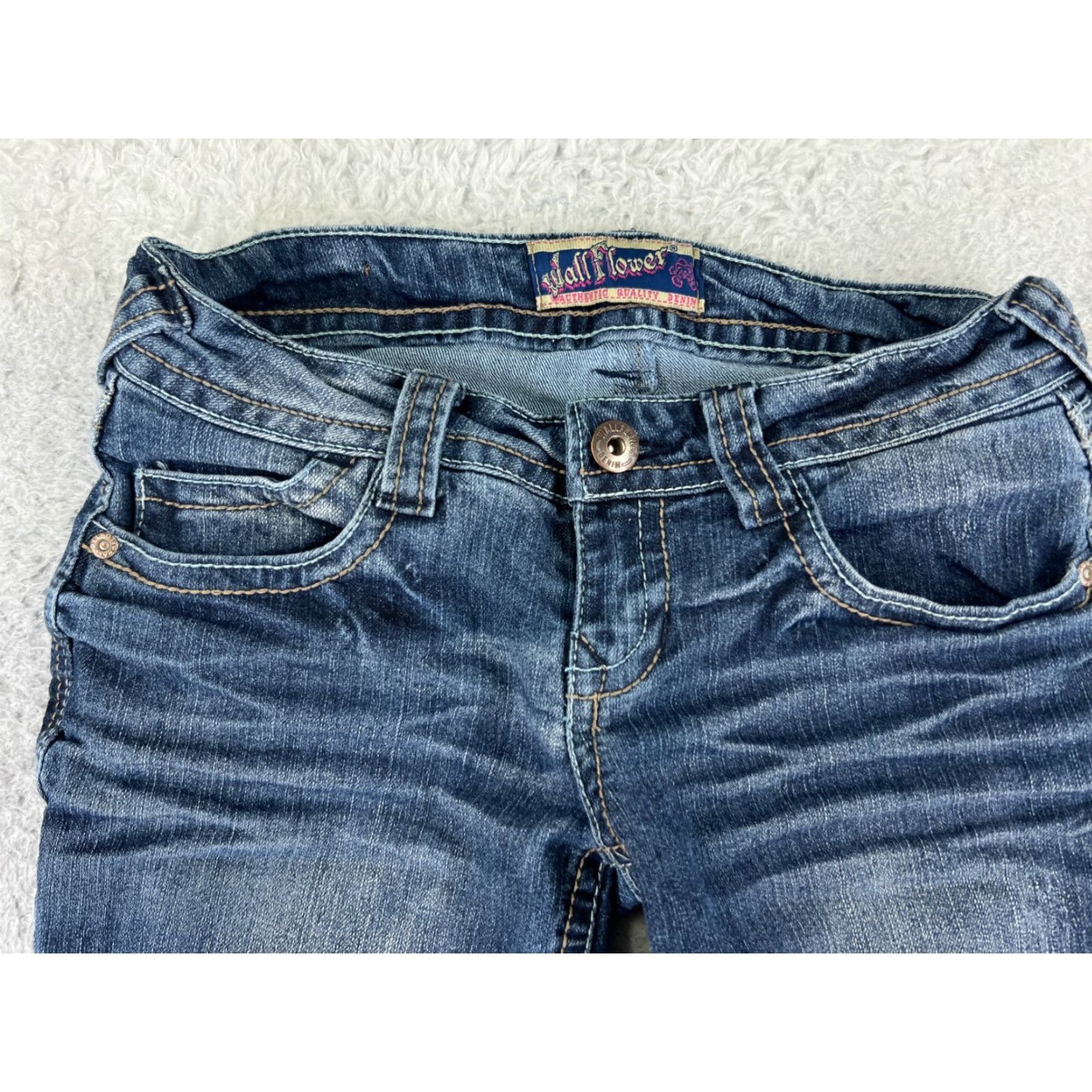 Vintage Wallflower Jeans Jeans Wallflower 5 Blue Denim Flared Ramie Blend 25x32 Womens Regular 5-Pocket Blue (Medium Wash) Vintage N/A Size 27" / US 4 / IT 40 - 7 Thumbnail