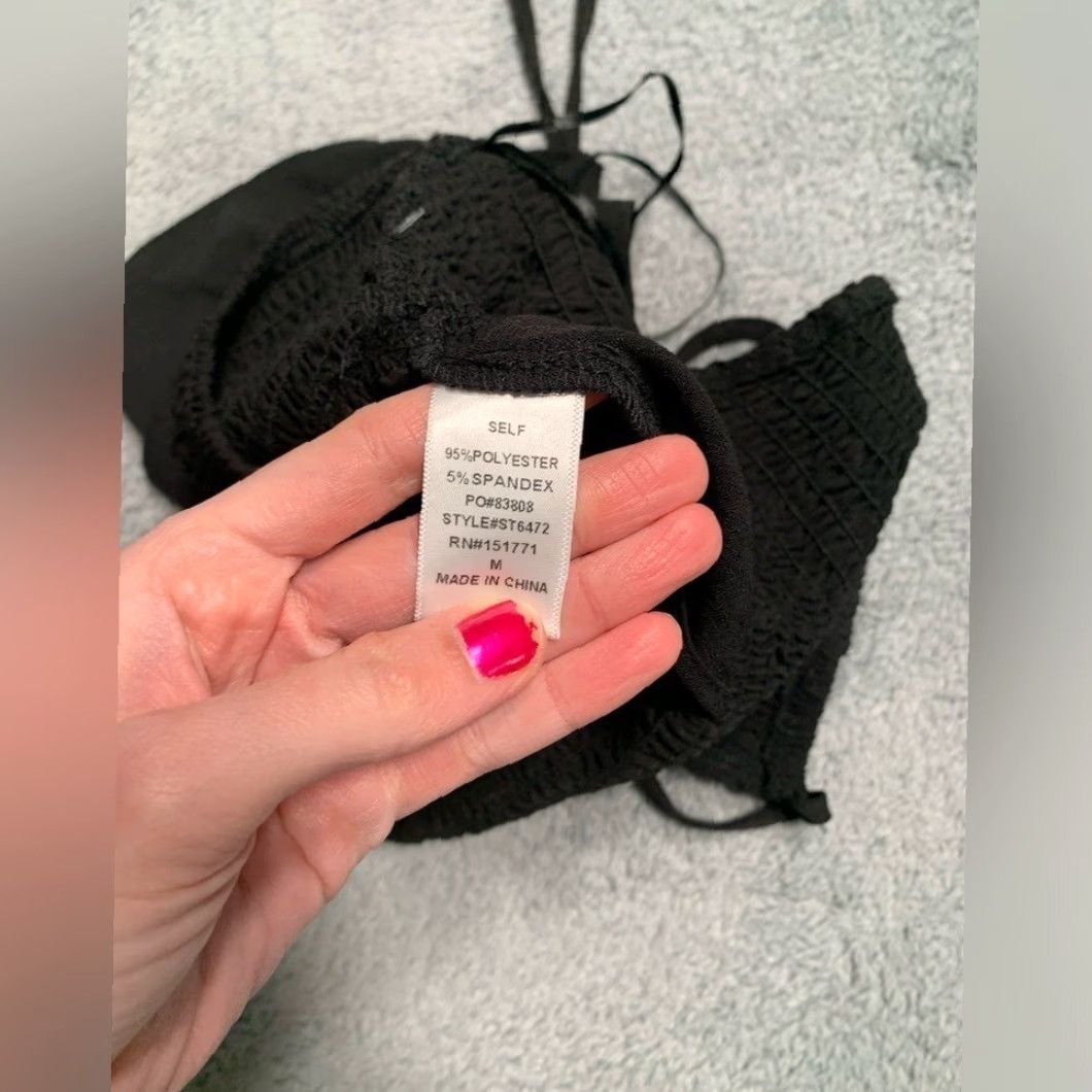 Vintage NWT Mod on trend smocked Black Halter Top medium Tank Women M Black NWT Halter Top Smocked Mod on trend Tank Medium Women Size M / US 6-8 / IT 42-44 - 8 Thumbnail