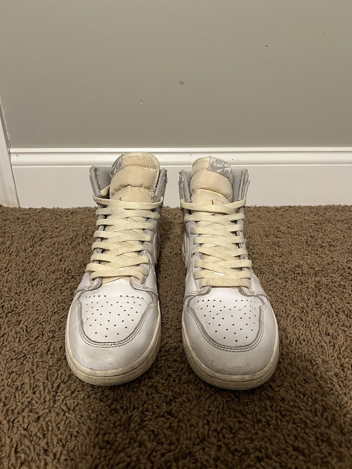 Jordan Brand × Nike Jordan 1 High Neutral Grey Size 10.5 Size US 10.5 / EU 43-44 - 2 Thumbnail