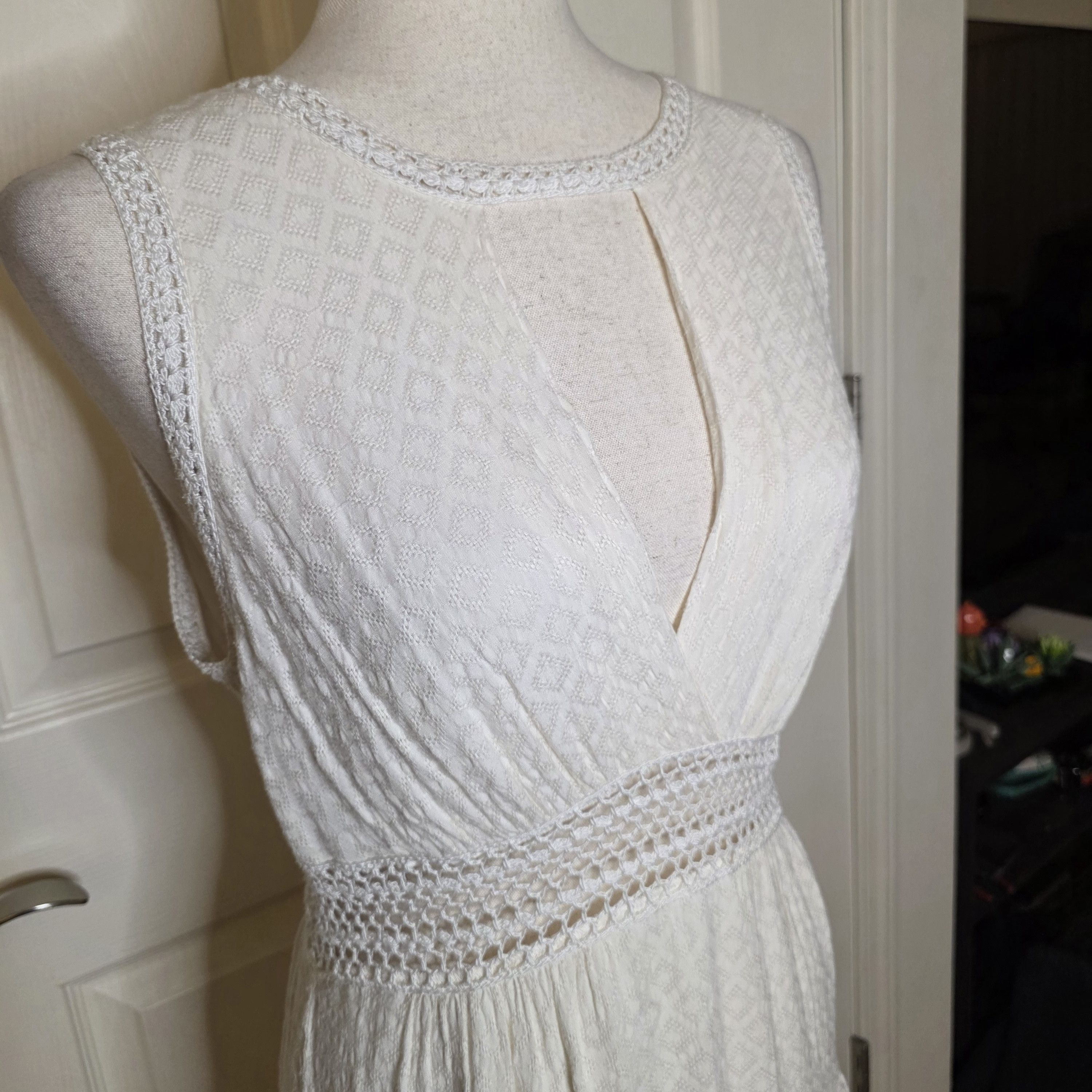 Sandro Sandro Paris White Embroidered Sleeveless Mini Dress Size L / US 10 / IT 46 - 4 Thumbnail