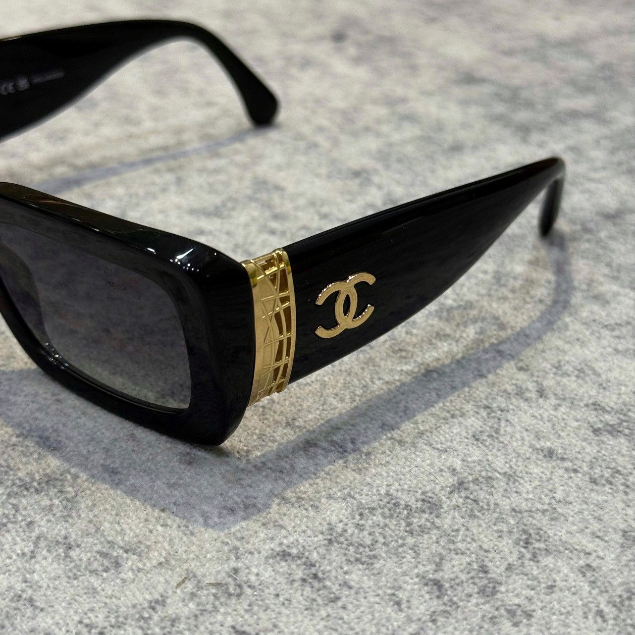 Chanel Chanel 0CH5534 C622S8 Size ONE SIZE - 2 Thumbnail