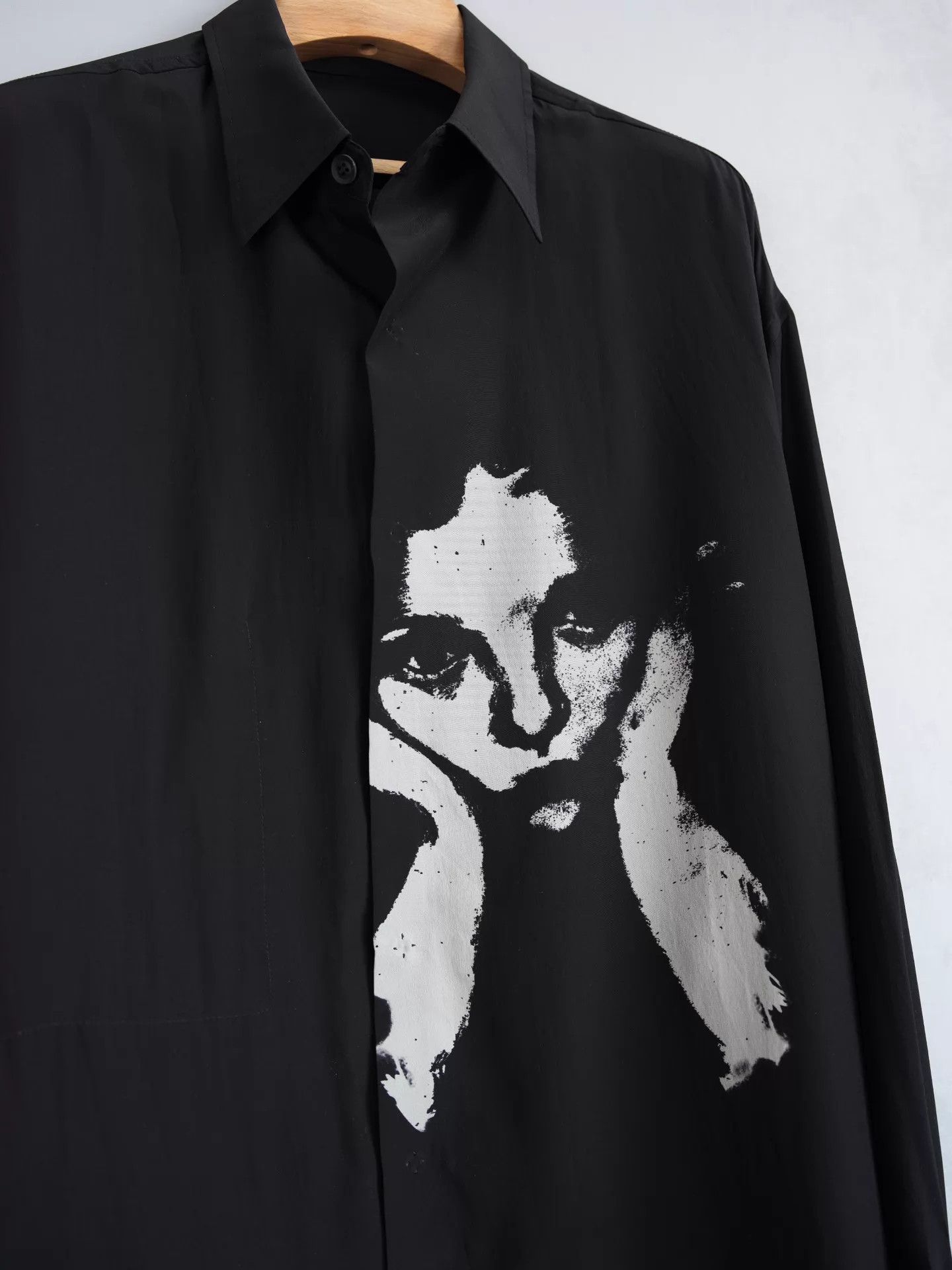 Yohji Yamamoto Yohji Yamamoto 21AW Silk Shirt w/ Maille Glove Print Size US M / EU 48-50 / 2 - 3 Thumbnail