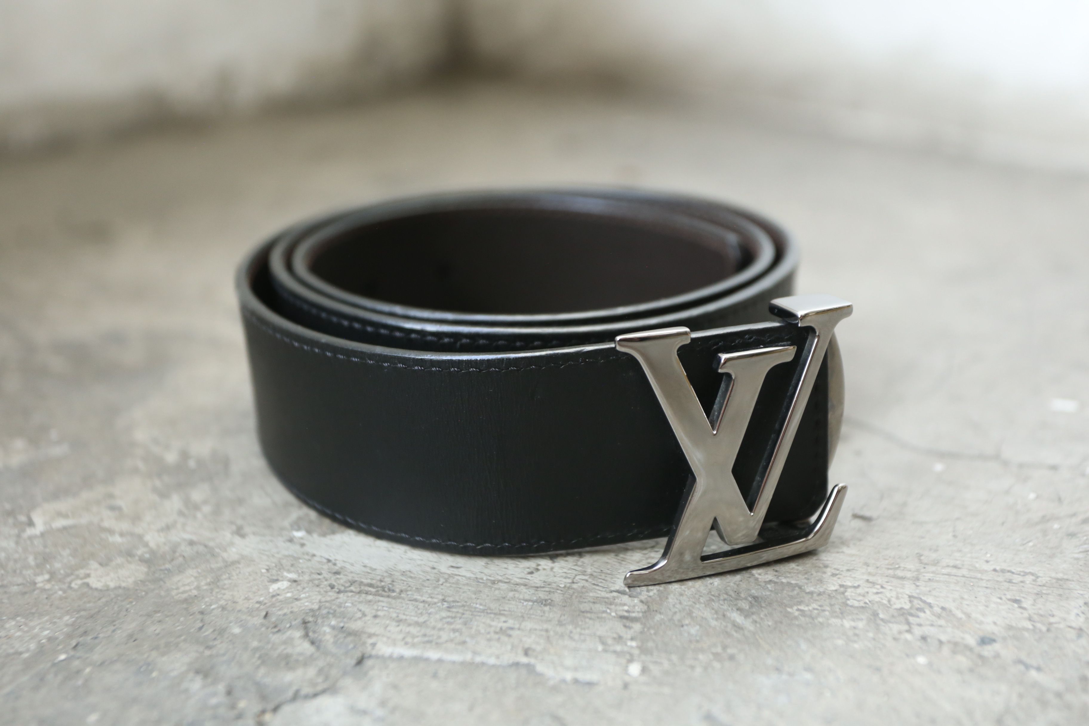 Louis Vuitton Louis Vuitton - 2017 - Initials 40mm Reversible Belt Size 30 - 1 Thumbnail