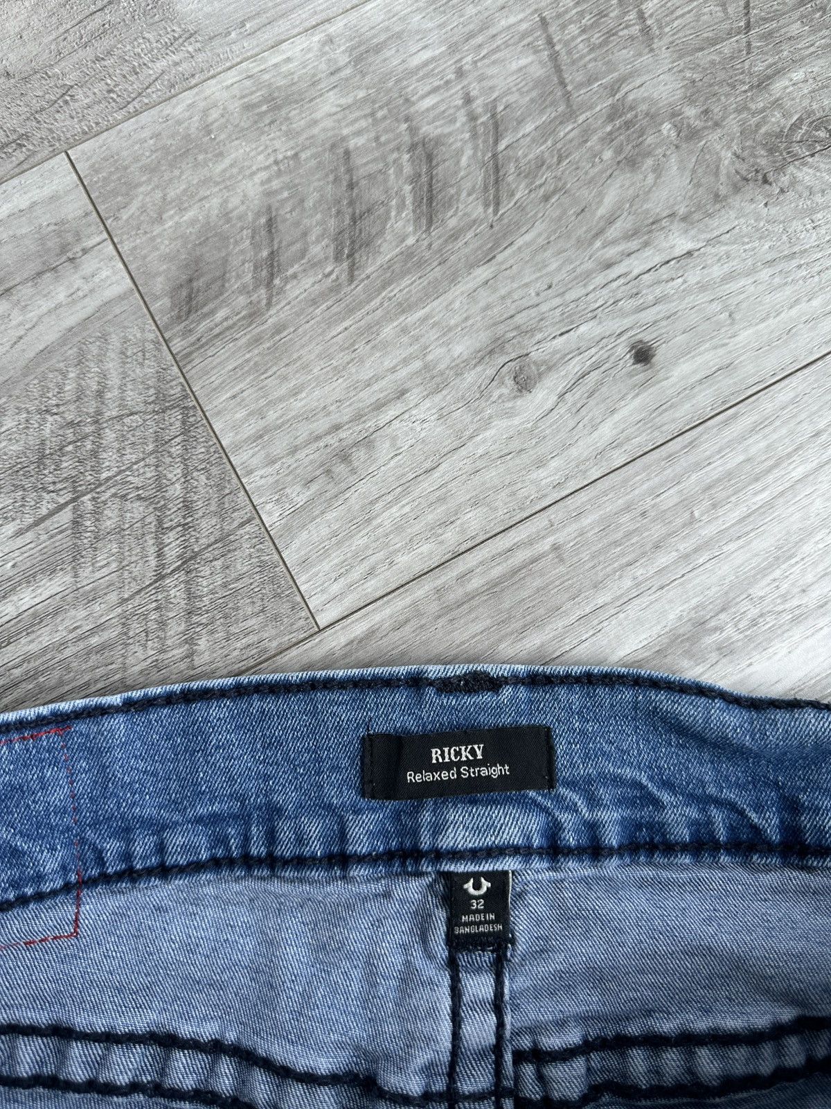 True Religion Relaxes Straight Fit men’s Y2K logo jeans