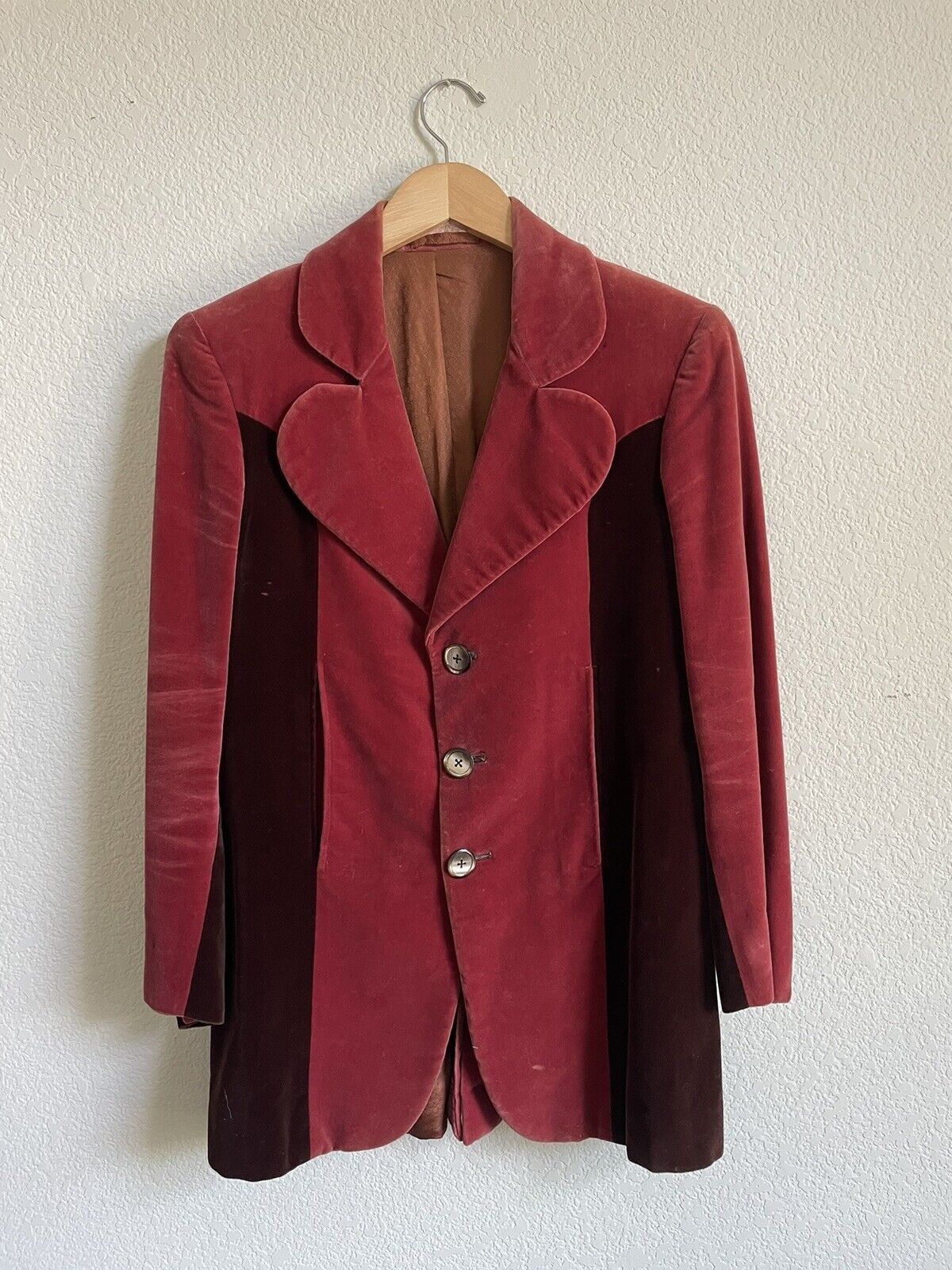 Velvet GRANNY TAKES A TRIP VELVET JACKET 1970’s MAROON ROCK STAR Size 34R - 9 Thumbnail