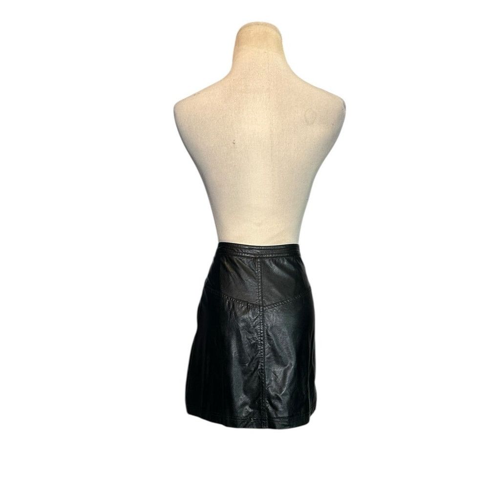 Free People FREE PEOPLE Fake Out Faux Leather Mini Skirt Women’s 4 Size 27" / US 4 / IT 40 - 9 Thumbnail