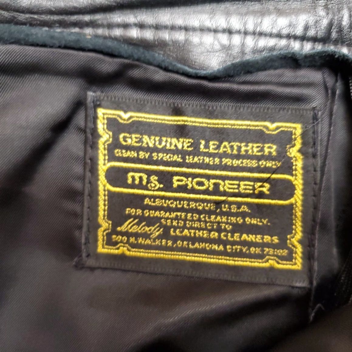 Vintage VINTAGE Pioneer Wear leather skirt Women 6 Black Midi A-Line Zipper Retro Cowboy Golden Collection Made in USA Women Skirt Leather Vintage Size 28" / US 6 / IT 42 - 4 Thumbnail