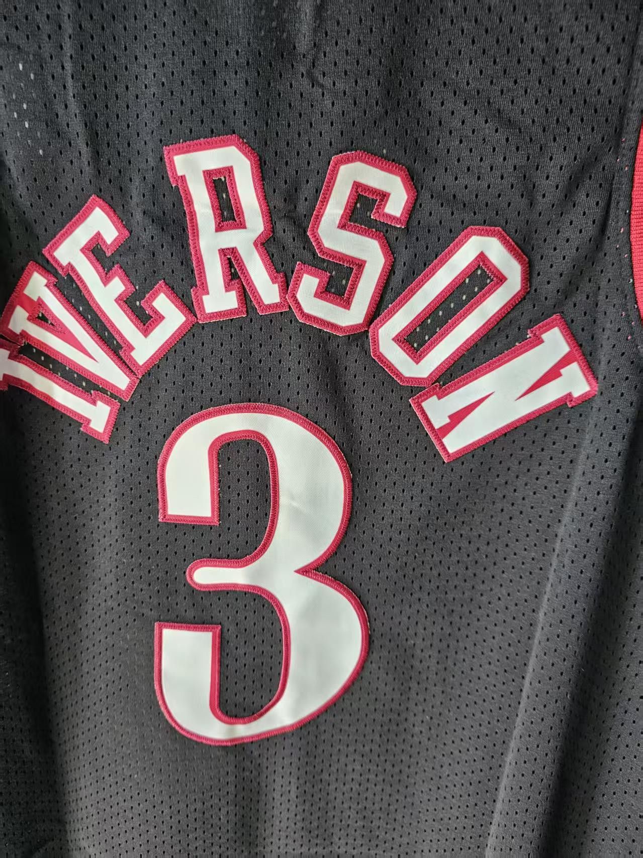 NBA Philadelphia 76ers 3 Allen Iverson Jersey Stitched Size US M / EU 48-50 / 2 - 3 Thumbnail