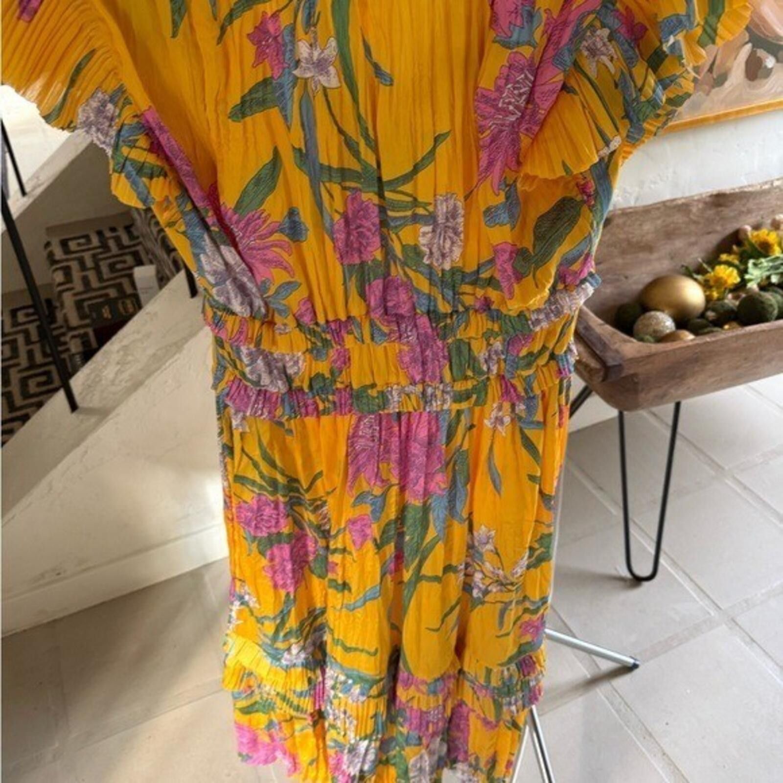 Current Air Current Air $114 Yellow Floral Pleated Midi Dress, Size S Size S / US 4 / IT 40 - 10 Thumbnail