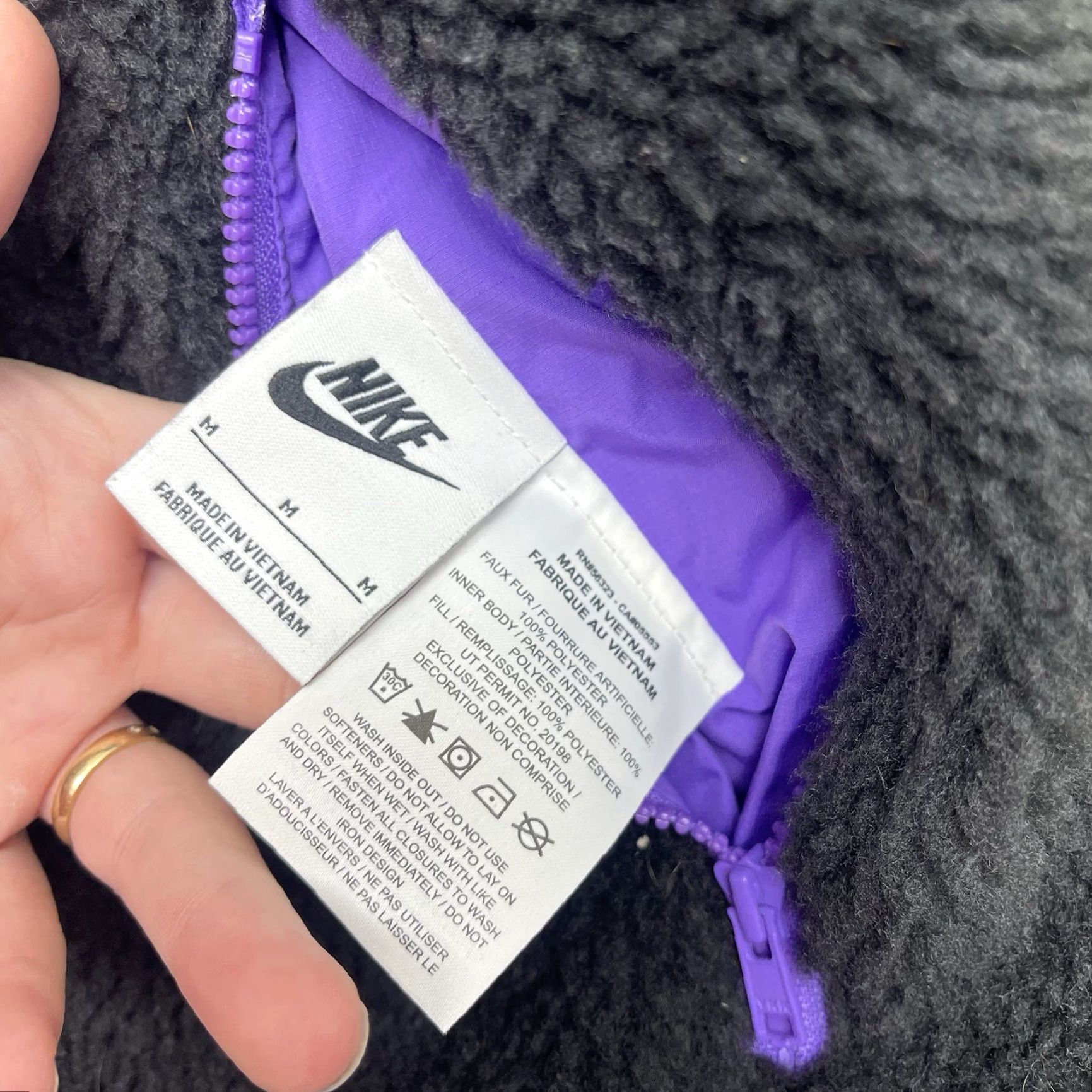Nike Nike Reversible Vest Mens Medium Black Purple Sherpa Winterized Fleece Tech Size US M / EU 48-50 / 2 - 6 Thumbnail