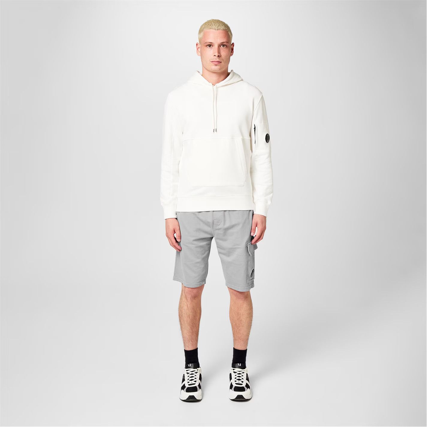 C.P. Company o1g2r1mq0426 Micro Lens Fleece Jogger Shorts in Grey Size US 28 / EU 44 - 6 Thumbnail