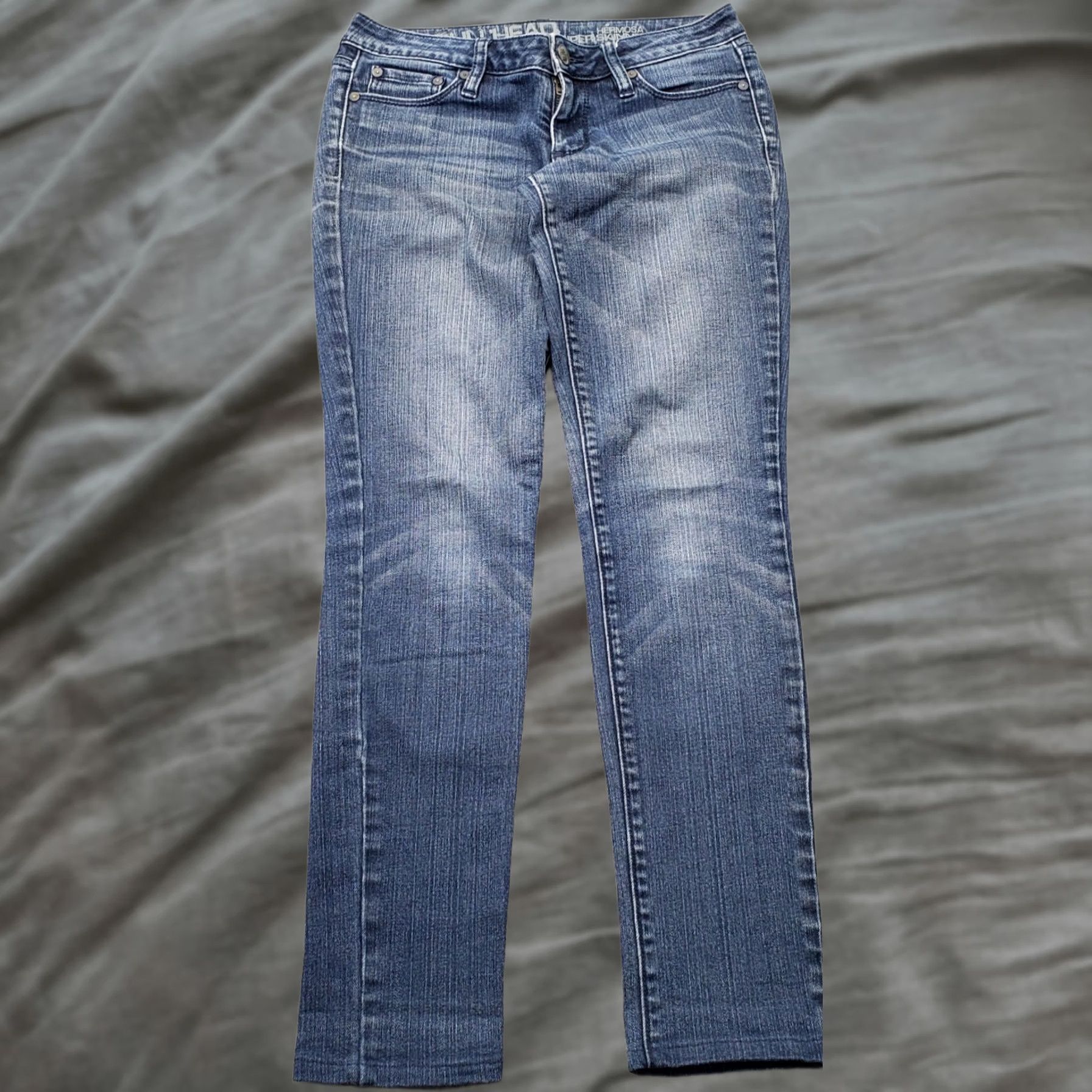 Denime Bullhead Hermosa Jeans Womens 3 Blue Denim Stretch Medium Wash Super Skinny Leg Jeans Size 26" / US 2 / IT 38 - 1 Thumbnail