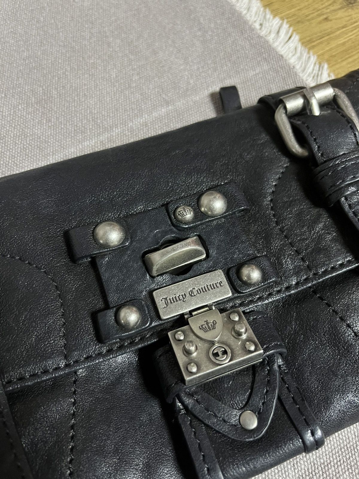 Juicy Couture RARE Glamour Juicy Couture Leather Avant Garde Handle Bag Size ONE SIZE - 3 Thumbnail