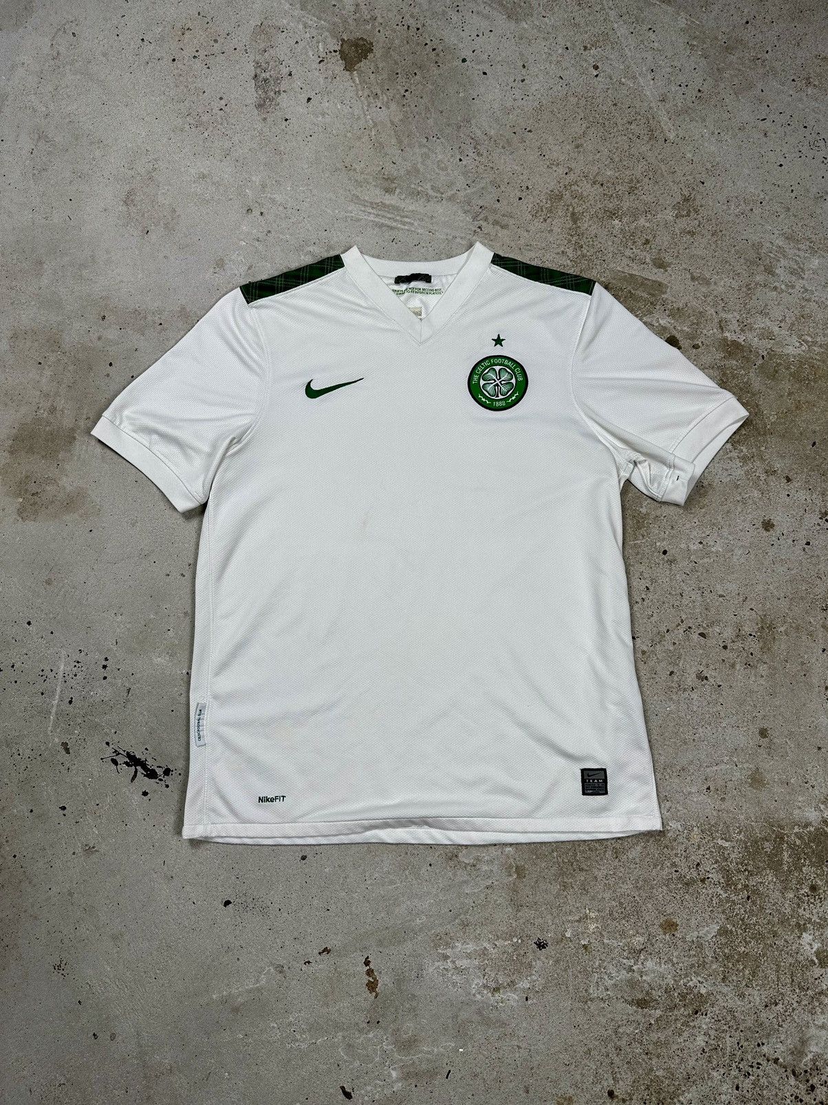 Nike × Vintage Nike x Celtic Scotland 2009/2010 Third Cup Jersey White Size US M / EU 48-50 / 2 - 1 Thumbnail