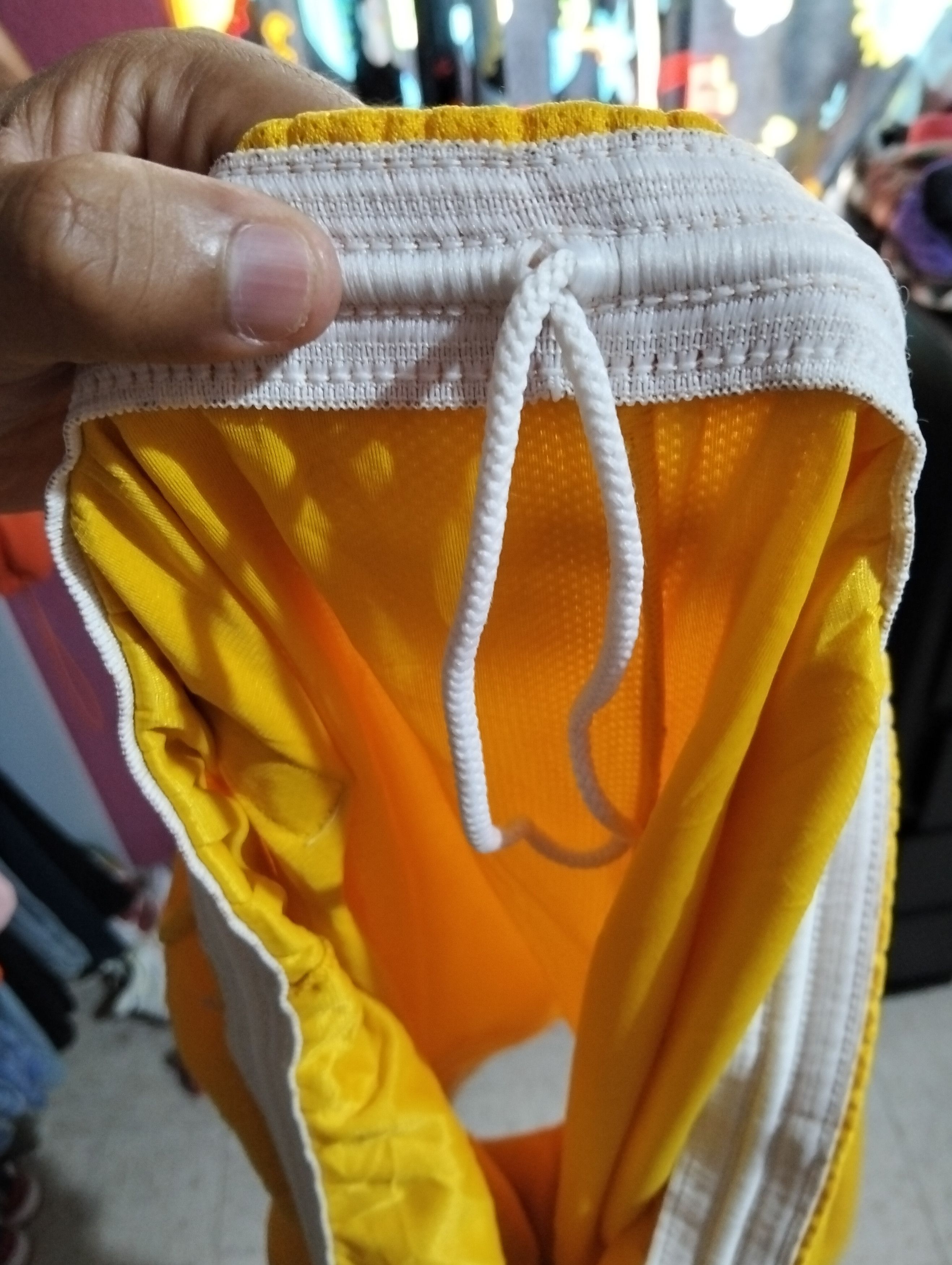 Champion × NBA × Vintage Vintage 90s Champion NBA Los angeles lakers shorts Size US 34 / EU 50 - 5 Thumbnail