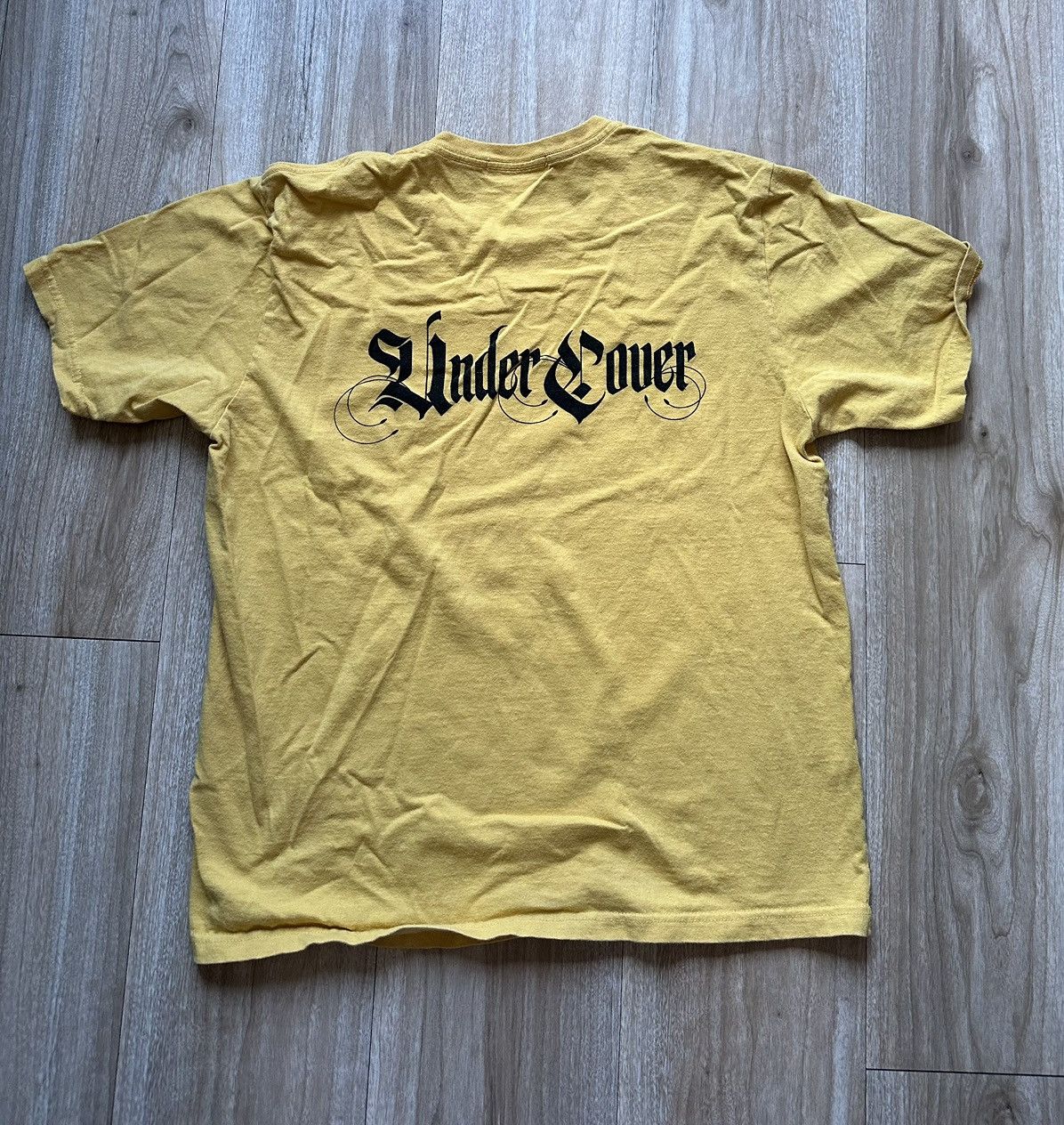 Undercover Undercover Yellow Gothic Text Tee Size US S / EU 44-46 / 1 - 2 Thumbnail