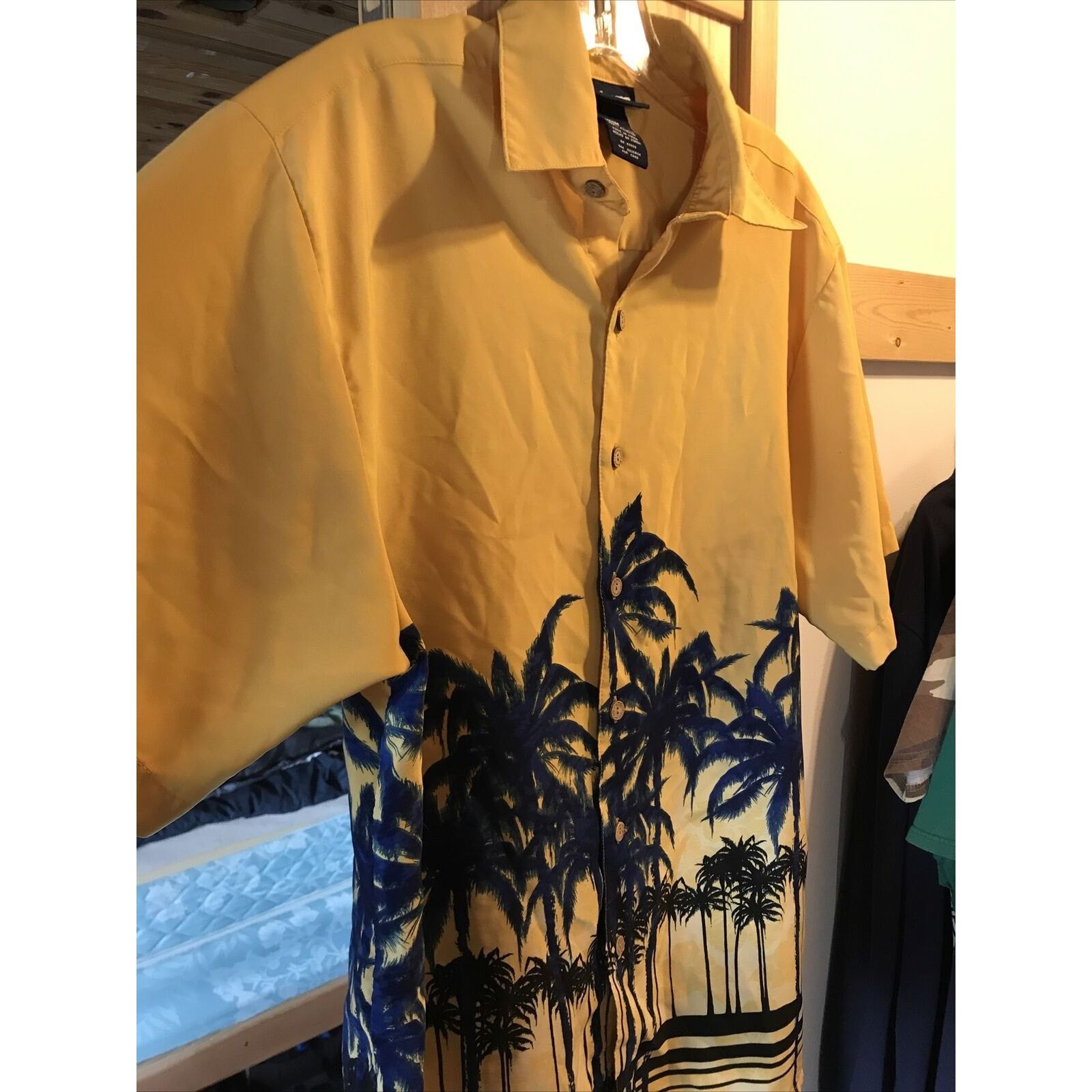 Other Extreme Gear Men's M Yellow Palm SS Polyester Hawaiian Shirt Size US M / EU 48-50 / 2 - 3 Thumbnail