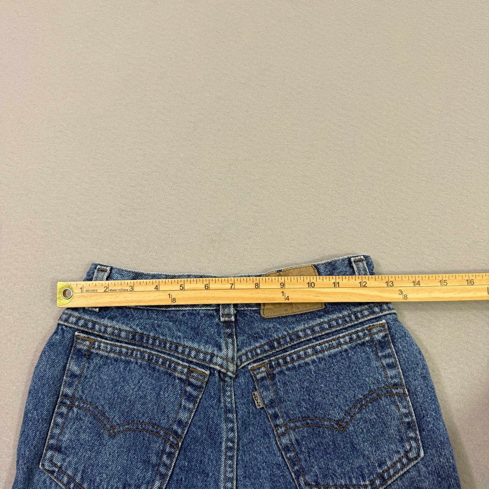 Vintage Vintage Levis 900 Jeans Women's 7 (26x31) Blue Mom High Rise Size 26" / US 2 / IT 38 - 7 Thumbnail