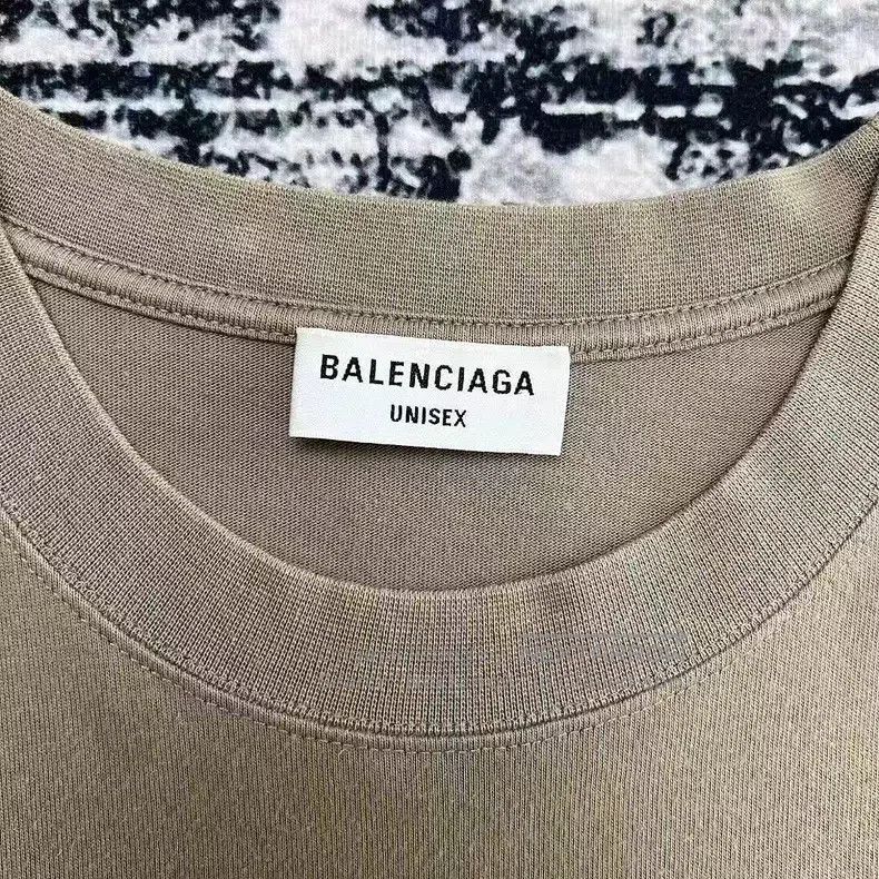Balenciaga Balenciaga Letter Logo Short Sleeve T-Shirt - Light Brown Size US L / EU 52-54 / 3 - 3 Thumbnail