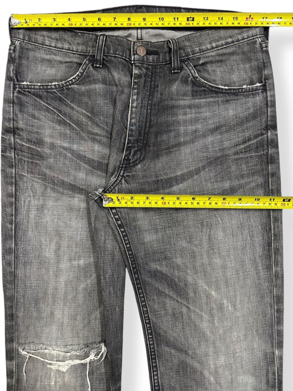Levi's Vintage 2000s Levis 519-09 Faded Whiskers Distressed Jeans Size US 34 / EU 50 - 15 Thumbnail