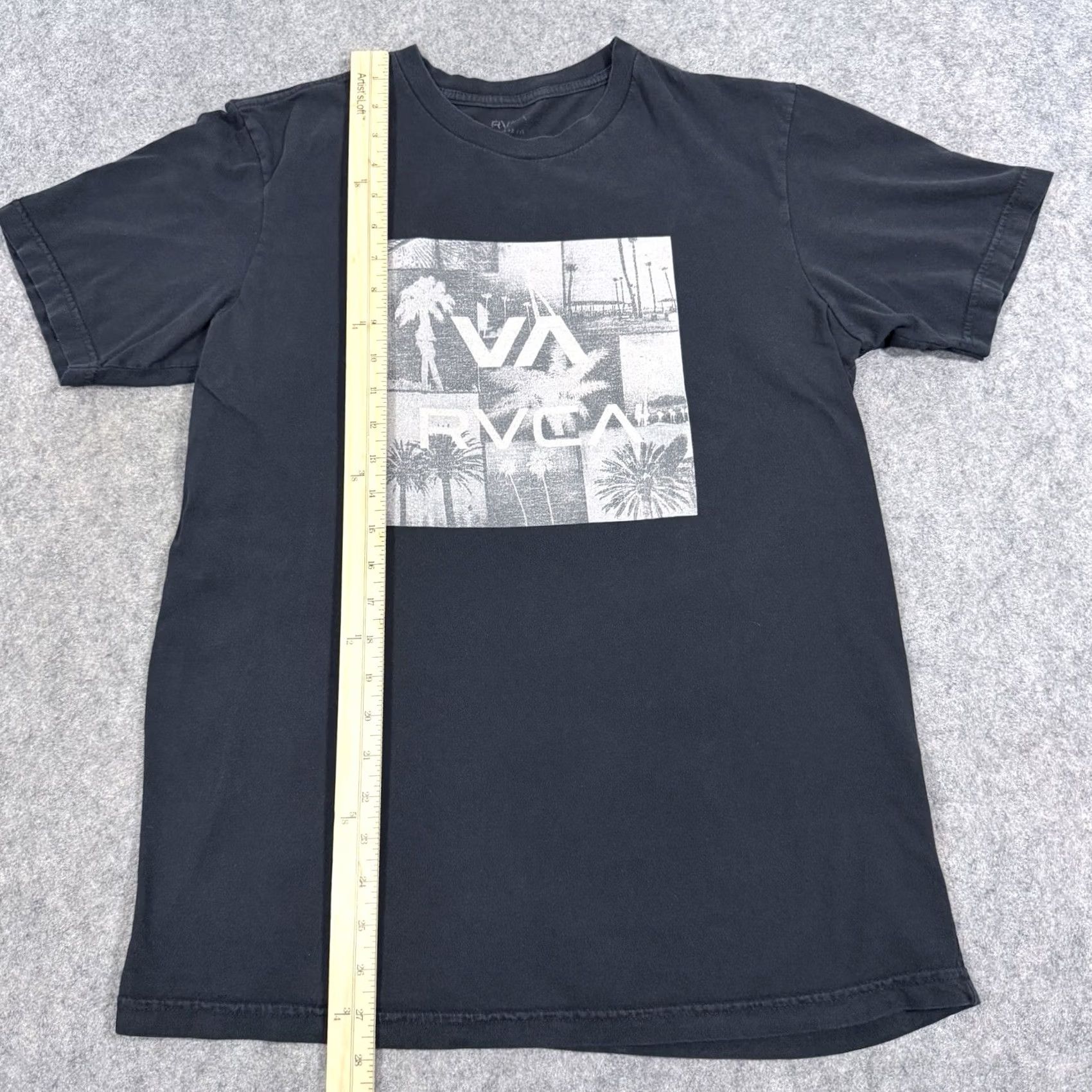 RVCA RVCA VA Graphic T-Shirt Men's Crewneck Short Sleeve Regular Fit Black Medium Size US M / EU 48-50 / 2 - 6 Thumbnail