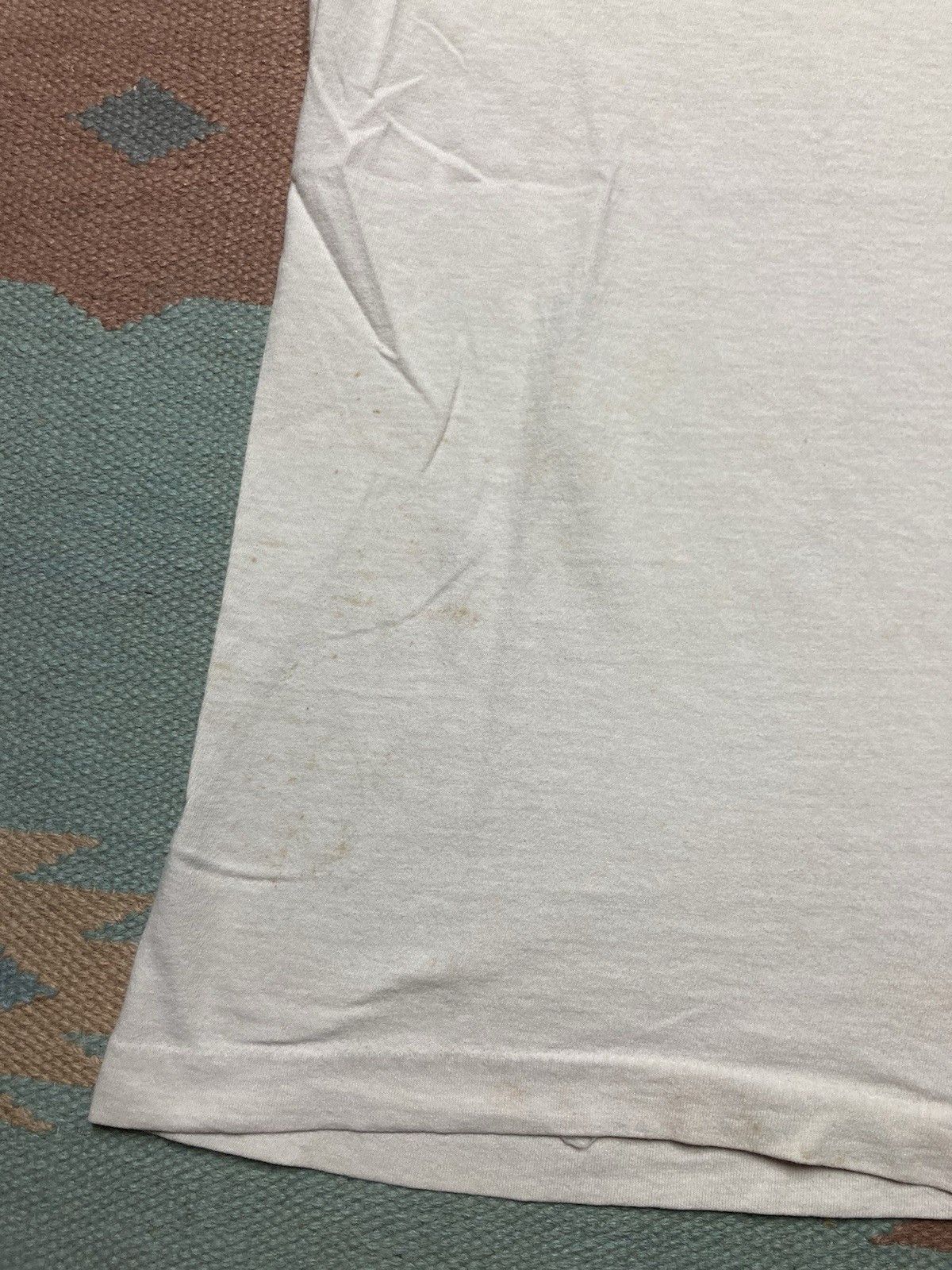 Vintage 70s 80s blank white t shirt v neck grunge soft worn medium Size US M / EU 48-50 / 2 - 2 Thumbnail