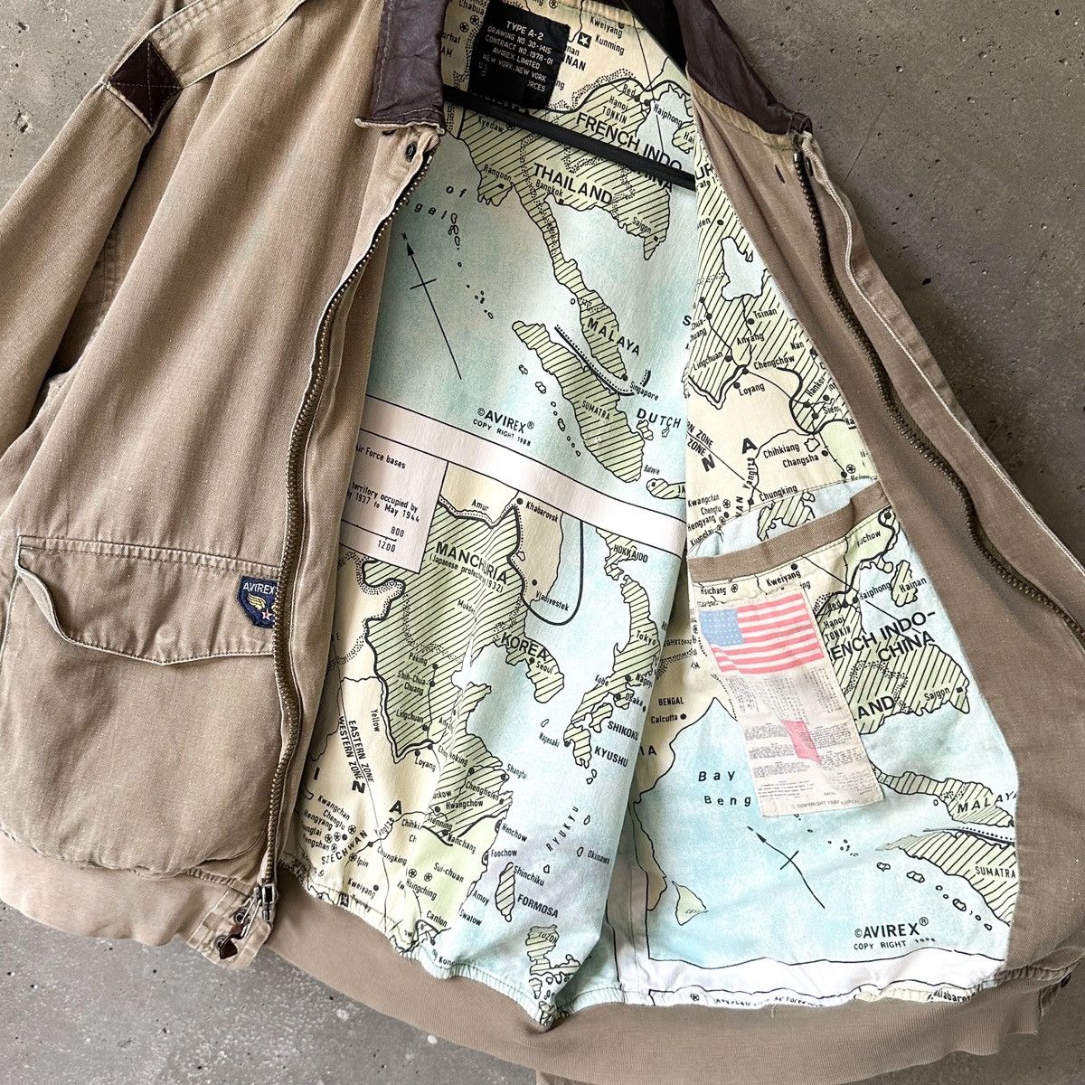 Avirex THRASHED 80s TYPE A-2 Saipan 1945 Pinup Girl Flight Jacket Size US L / EU 52-54 / 3 - 6 Thumbnail