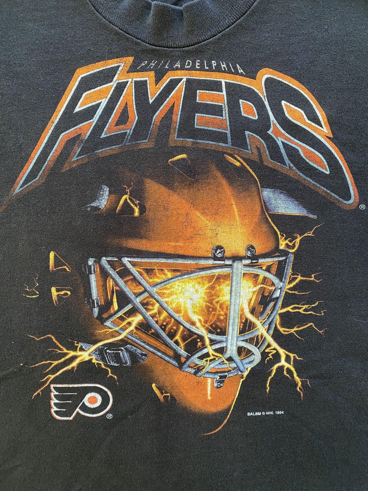NHL × Salem Sportswear × Vintage 1994 Vintage Philadelphia Flyers Helmet Tee Size US M / EU 48-50 / 2 - 3 Thumbnail