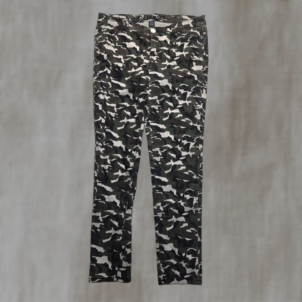 Vintage Rue 21 Denim Pants Straight Distressed Mid Rise Camouflage Woodland Women's 9/10R Jeans Pants Mens? Size 30" / US 8 / IT 44 - 1 Thumbnail