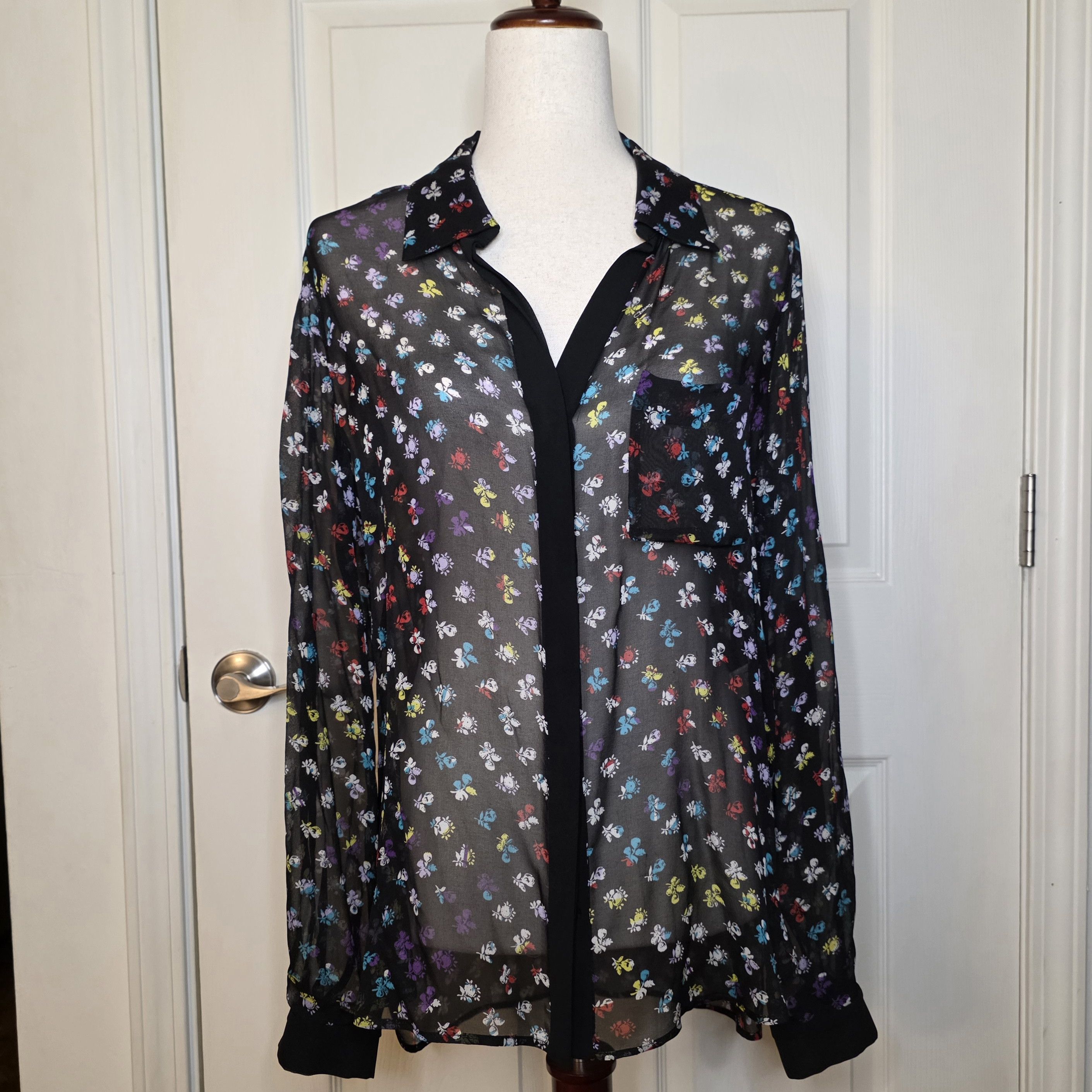 Diane von Furstenberg Diane Von Furstenberg Black Floral Sheer Silk Button Down Size M / US 6-8 / IT 42-44 - 1 Thumbnail