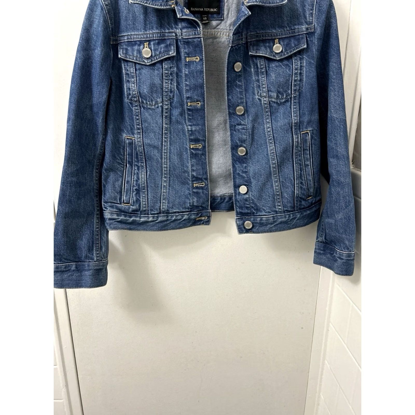 Banana Republic Banana Republic Essential Denim Jacket Petite XS Medium Wash 674654-02 Size XS / US 0-2 / IT 36-38 - 3 Thumbnail