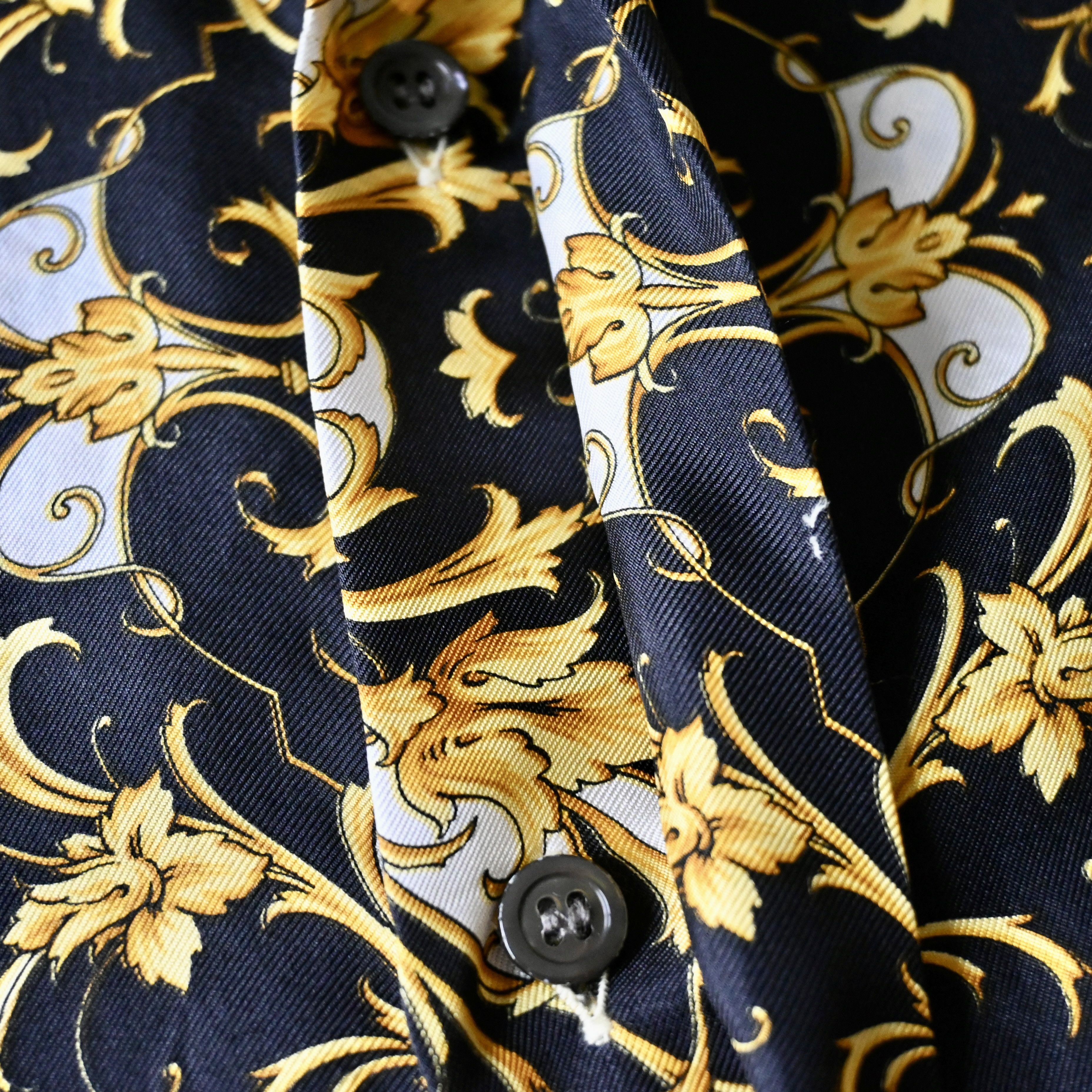 Versace VTG 1990s VERSACE CLASSIC V2 silk shirt made in Spain Size US XL / EU 56 / 4 - 17 Thumbnail