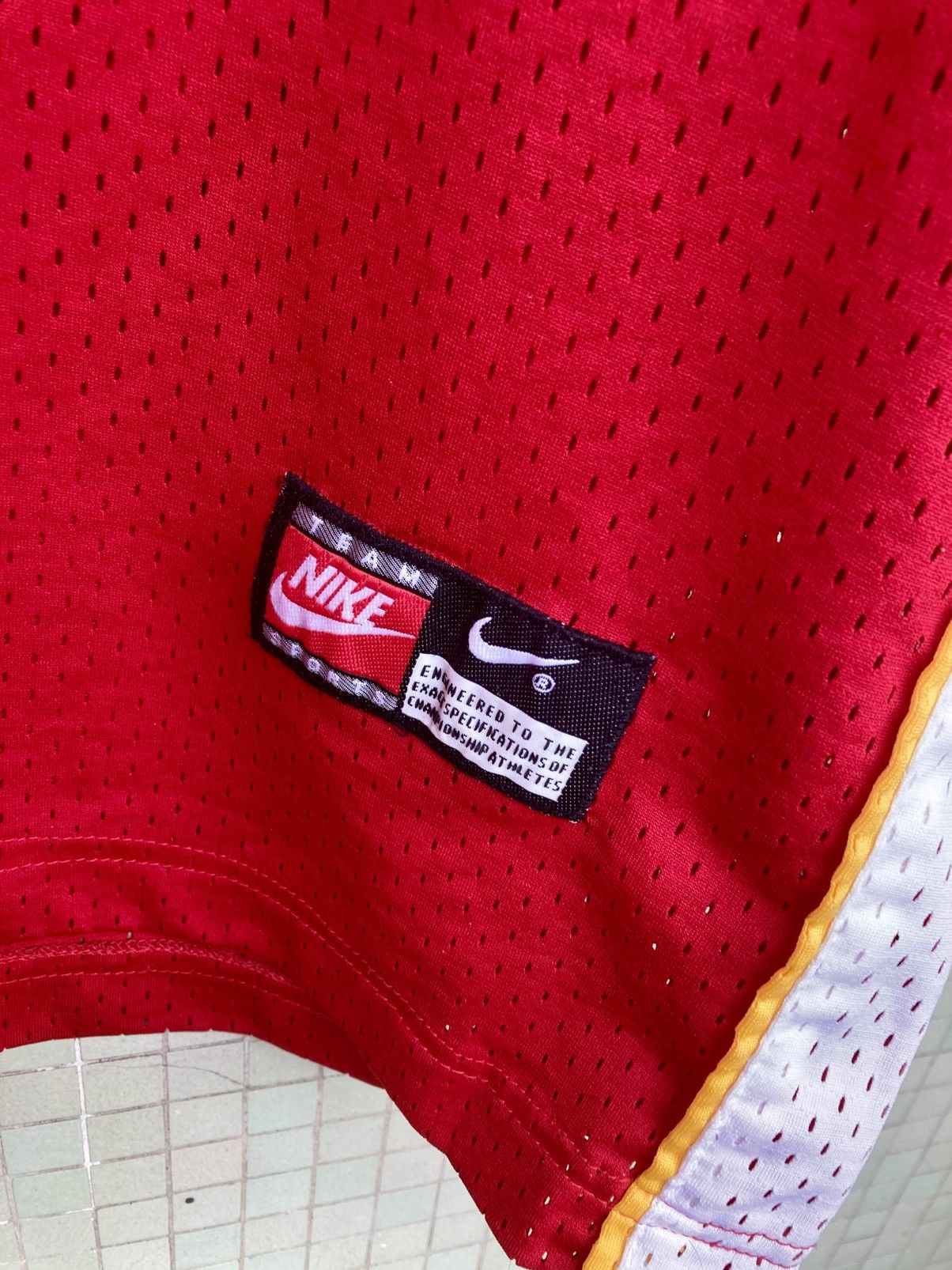 Nike Nike Vintage basket jersey Size US L / EU 52-54 / 3 - 3 Thumbnail