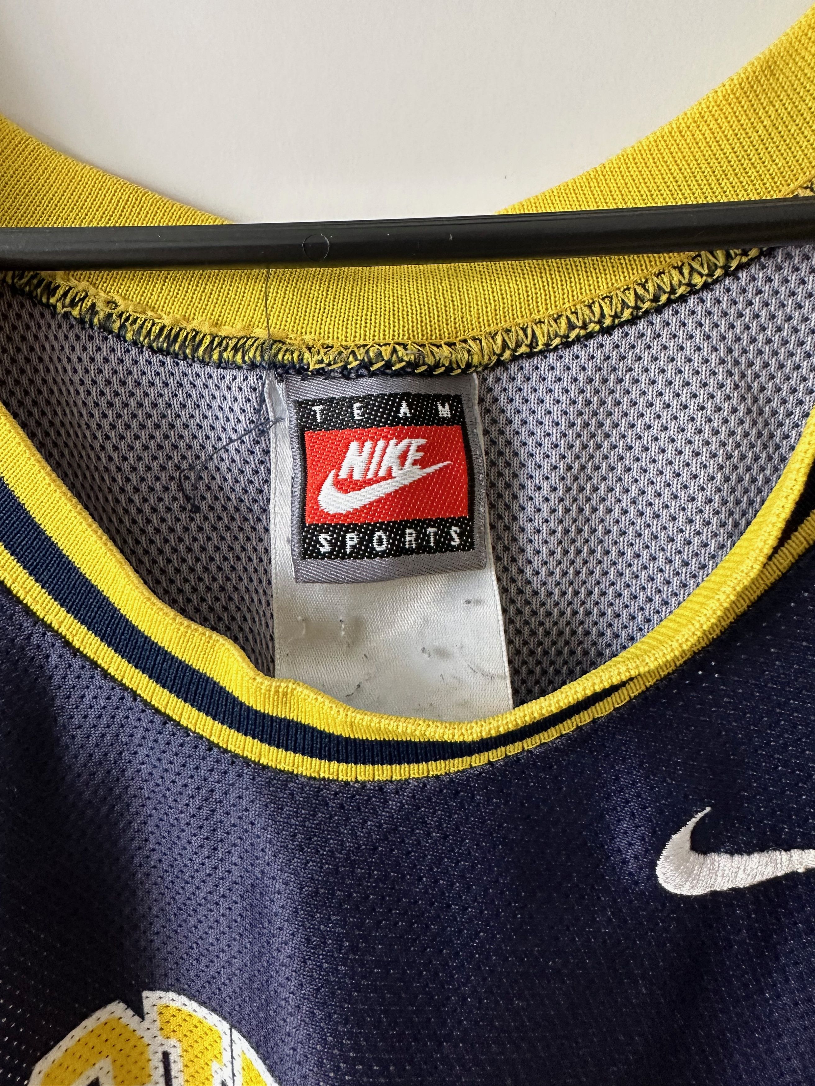 Nike Nike Michigan Wolverines vintage #23 Basketball jersey Size US XXL / EU 58 / 5 - 4 Thumbnail
