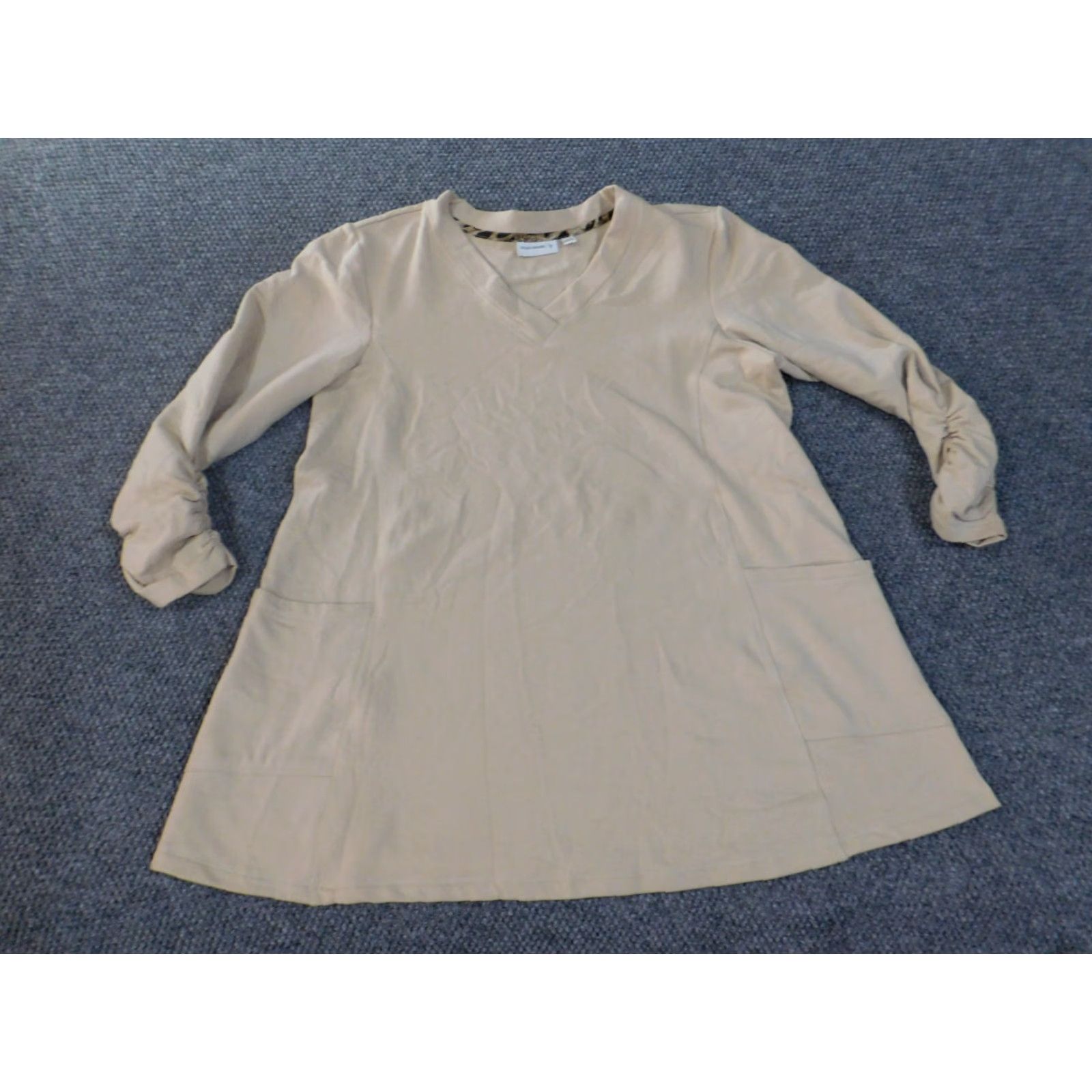 Vintage Susan Graver Blouse Tunic Shirt Womens L Beige Knit Stretch V-Neck Pullover Casual Pockets Cotton Polyester Spandex Knit Short for Spring Summer Size L / US 10 / IT 46 - 5 Thumbnail