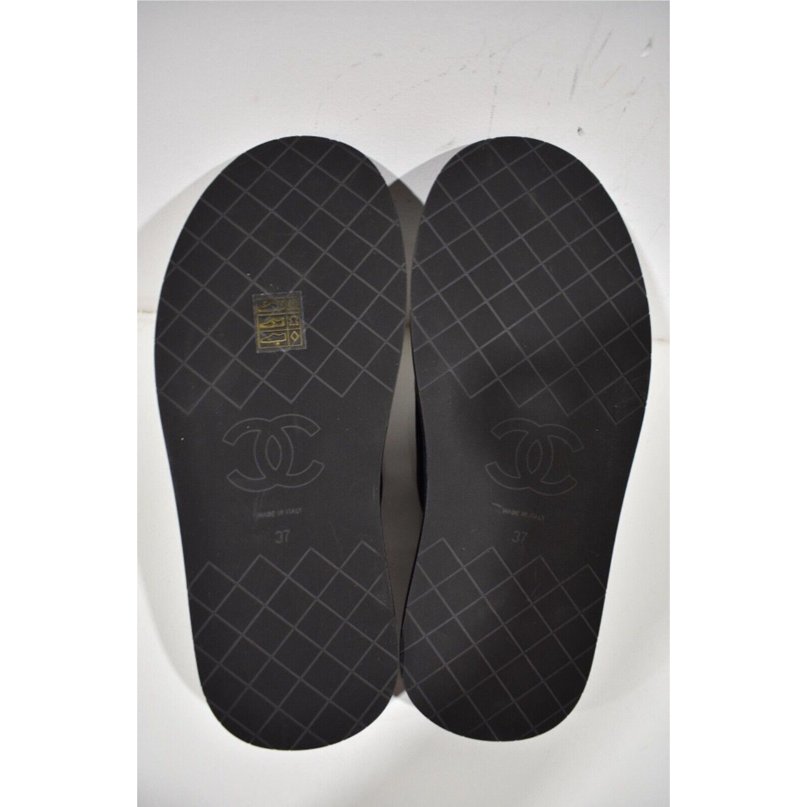 Chanel Chanel REV Black Fabric Criss Cross Puffy CC Logo Slide Mule Size US 7 / IT 37 - 12 Thumbnail