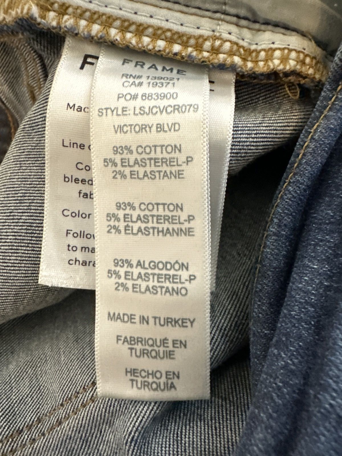 Frame Frame Le Skinny De Jeanne Crop Reverse V-Cuff Size 26" / US 2 / IT 38 - 9 Thumbnail