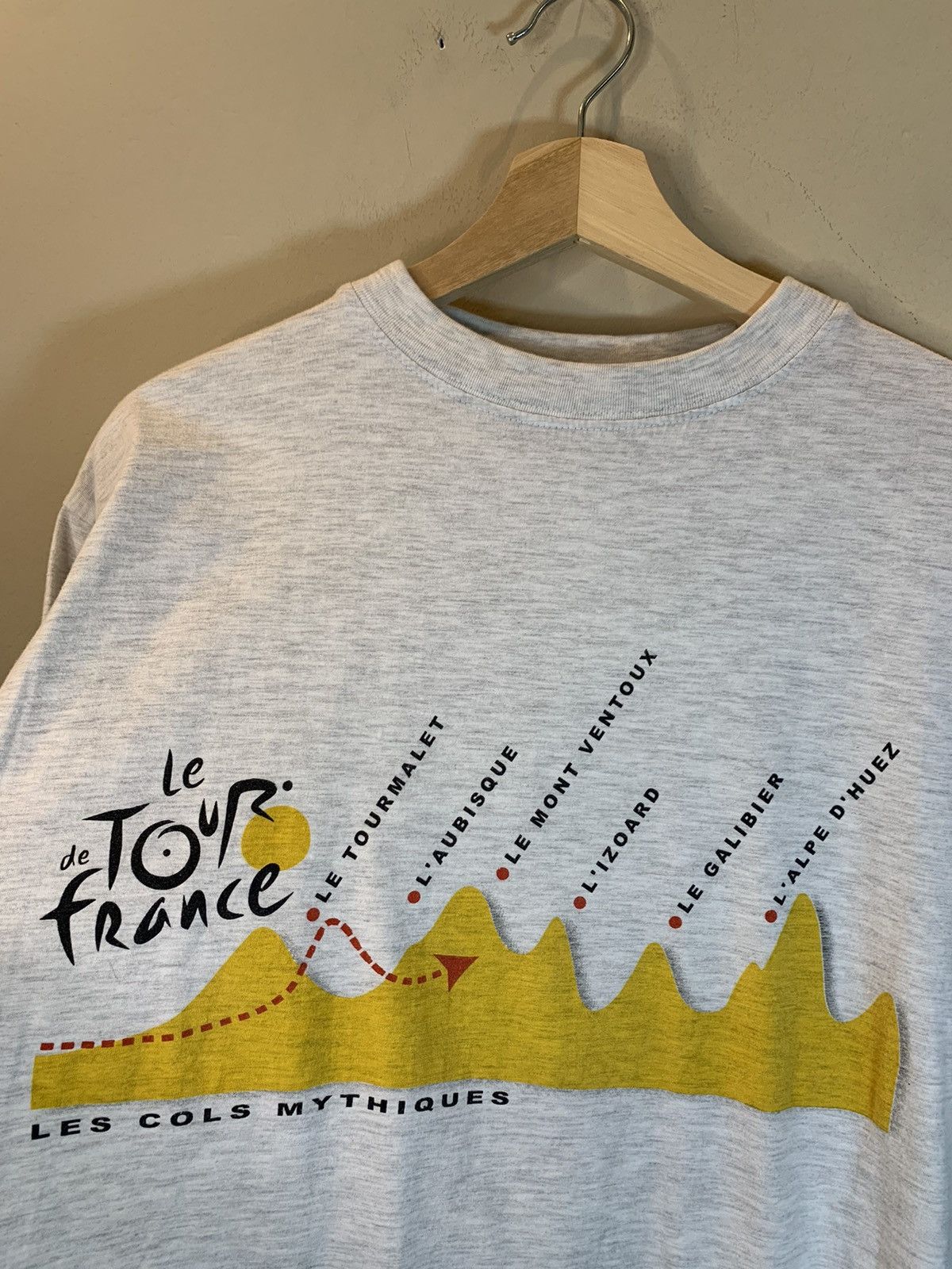 Vintage *RARE* Vintage Le Tour De France Cycling Bike Race Art Shirt Size US L / EU 52-54 / 3 - 2 Thumbnail