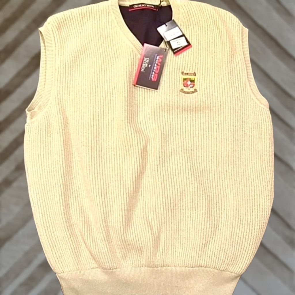 Oscar Jacobson Oscar Jacobson Windproof Sweater Vest Golf NWT Men XL V-Neck Beige with Embroidered Logo Size US XL / EU 56 / 4 - 1 Thumbnail