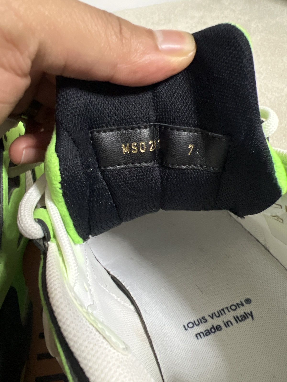 Louis Vuitton Louis Vuitton Runner Tatic Size US 9 / EU 42 - 8 Thumbnail